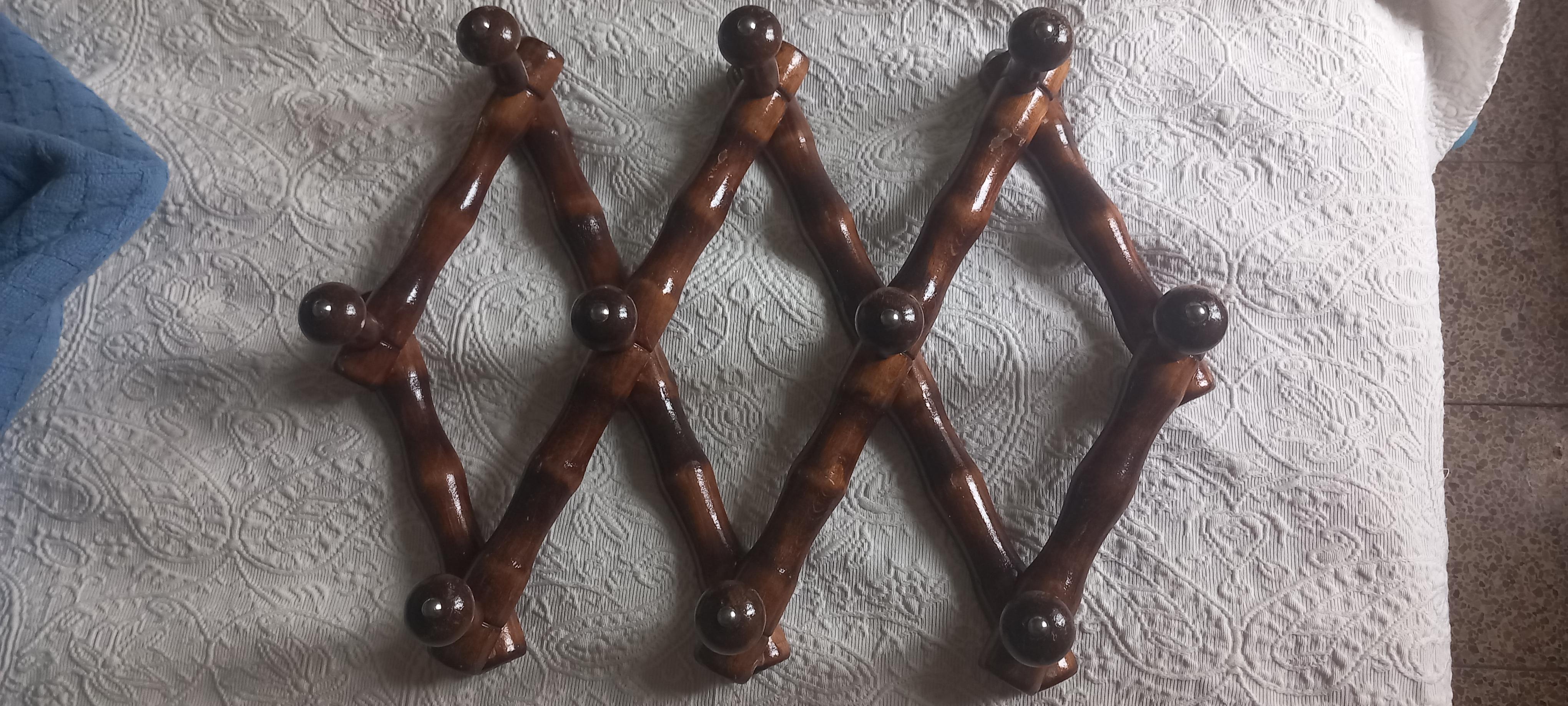Legno Appendiabiti allungabili in legno marrone vittoriano Spanich 1900s in vendita