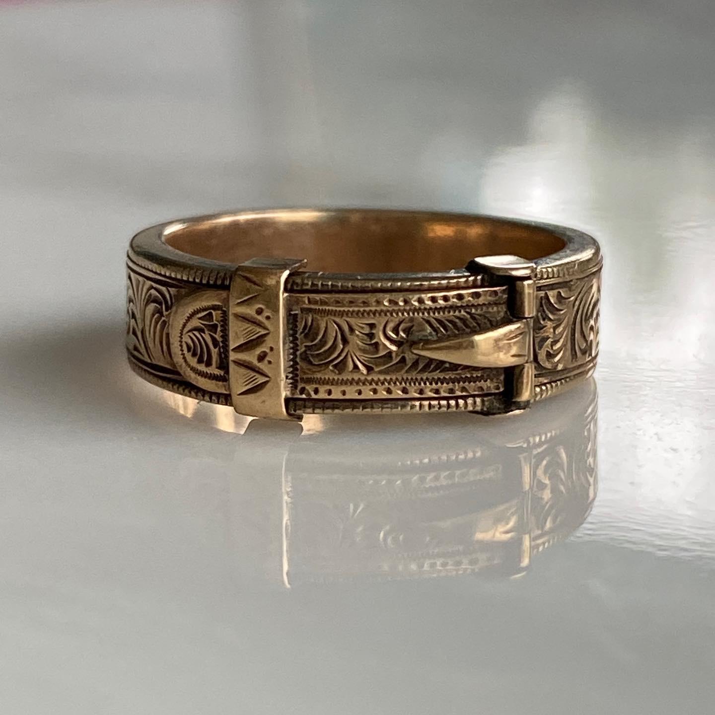 Women's Victorian Buckle 14K Engraved Memorial Ring For Sale
