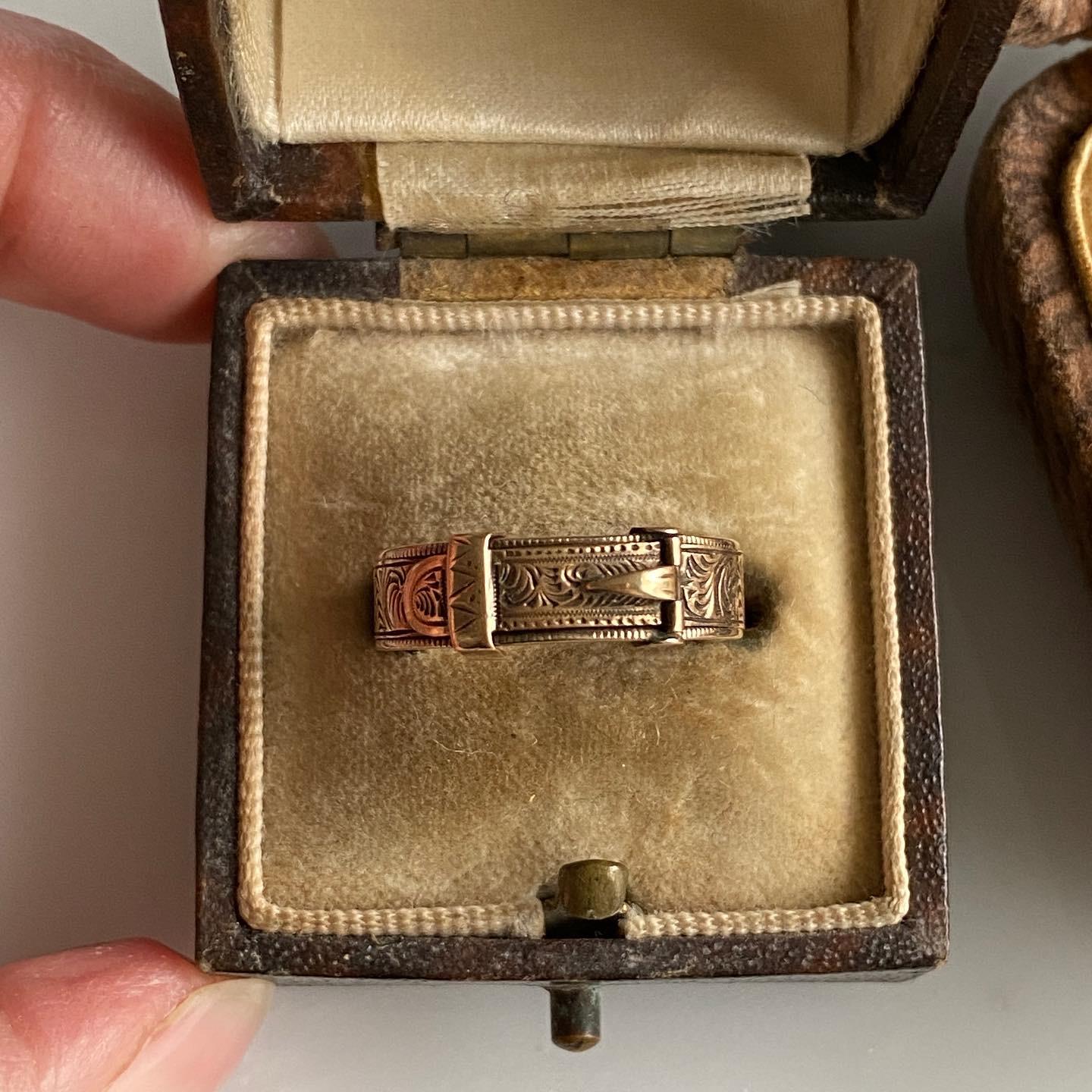 Victorian Buckle 14K Engraved Memorial Ring For Sale 3