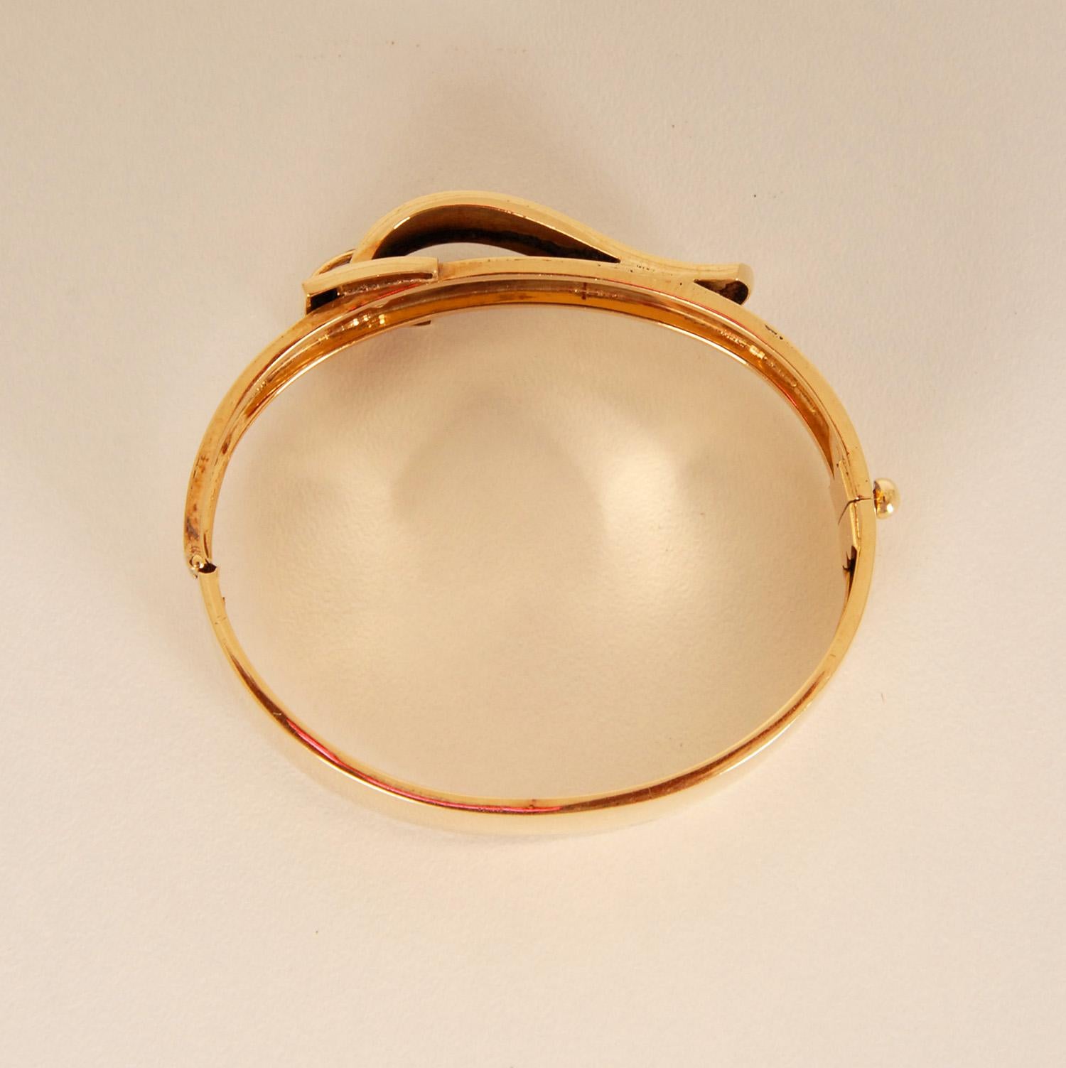19th Century 19th century Victorian buckle bracelet yellow gold floral blue enamel bracelet For Sale