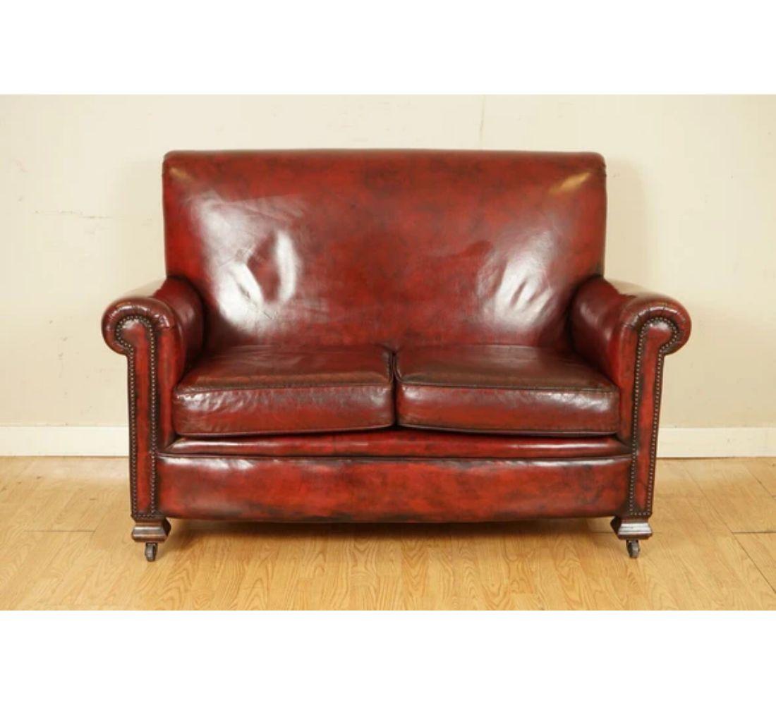 We are delighted to offer for sale this outstanding Victorian gentleman's Hand-dyed leather sofa.

A very well-made piece, the leather has no tears and is in very good shape, this has most probably been reupholstered some years ago. 
The sofa