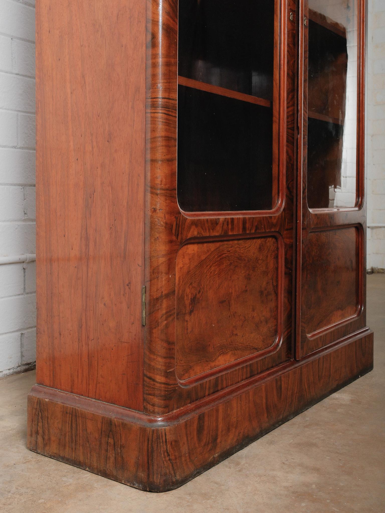 Legno Victorian Burl Walnut Glass-Door Display Cabinet  19th Century English Bookcase in vendita