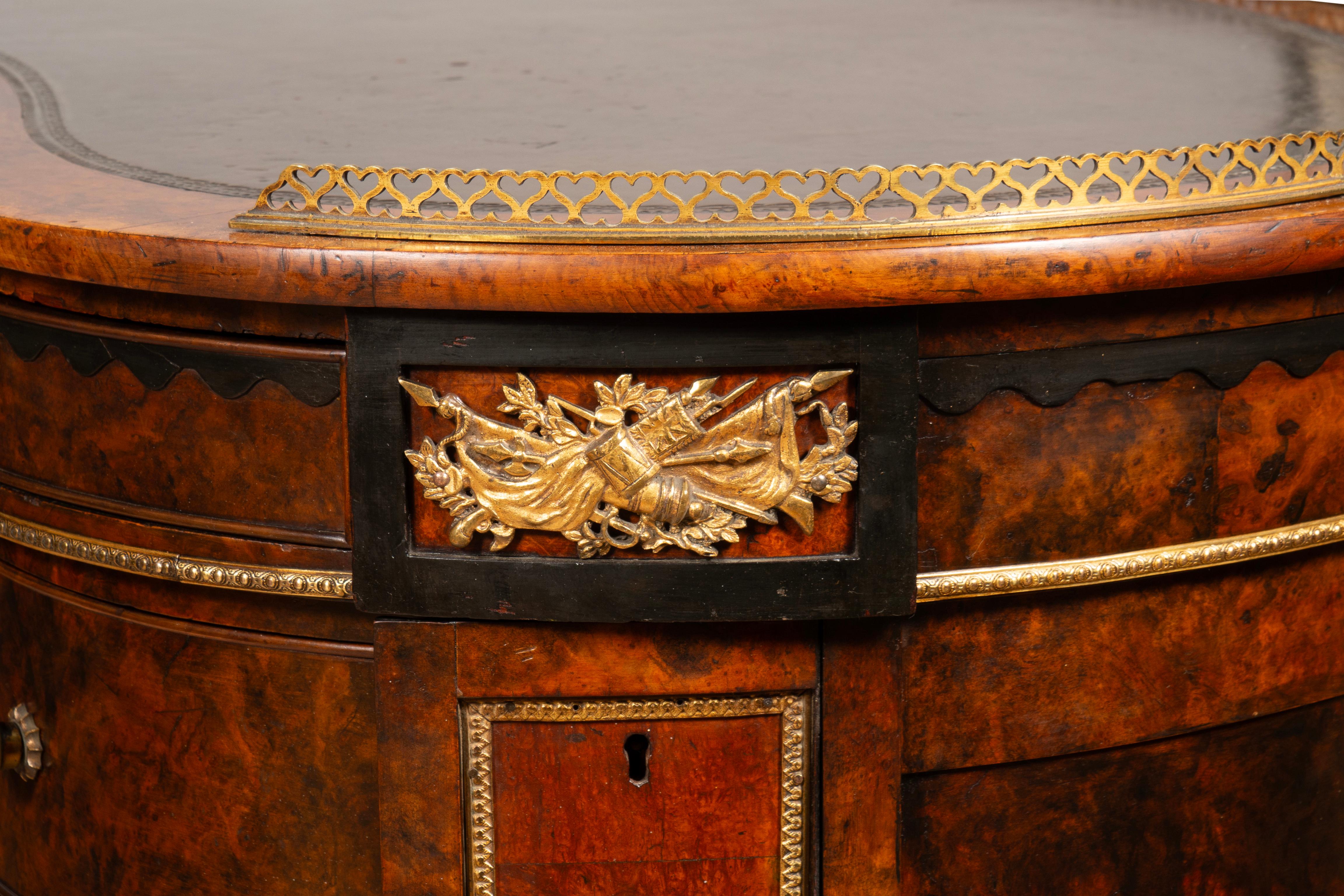 Victorian Burl Walnut Kidney Shape Desk By Gillow For Sale 5