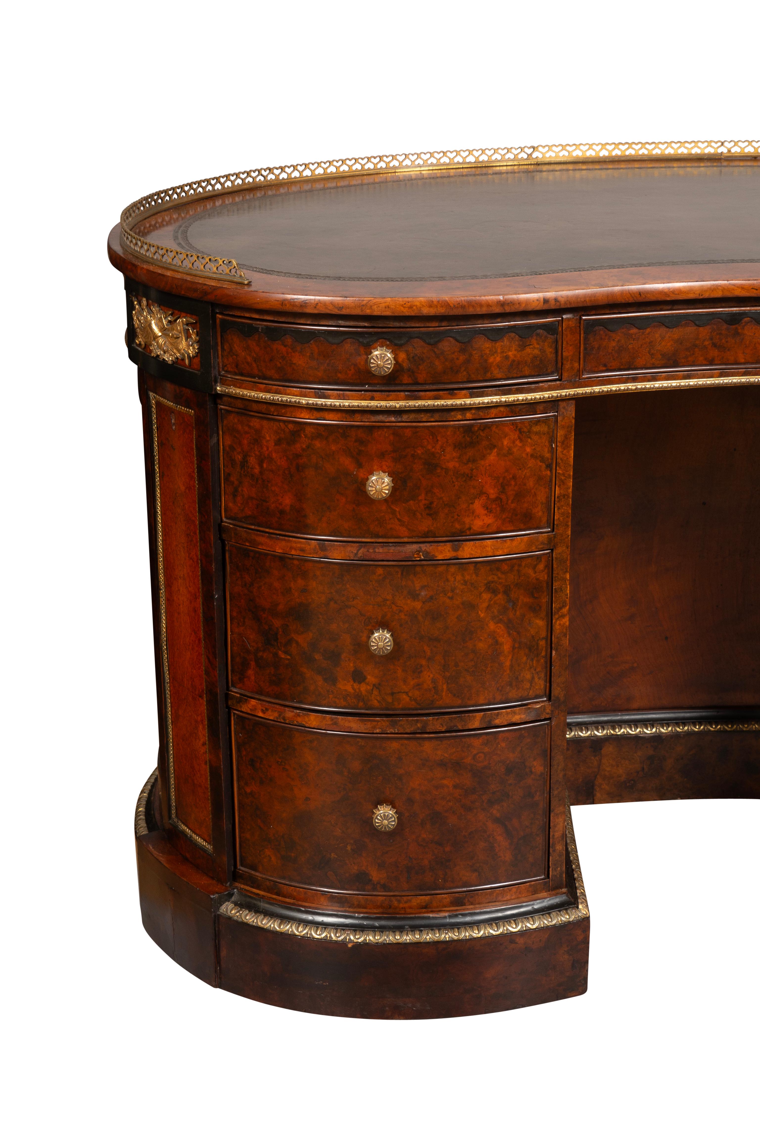 Victorian Burl Walnut Kidney Shape Desk By Gillow For Sale 6