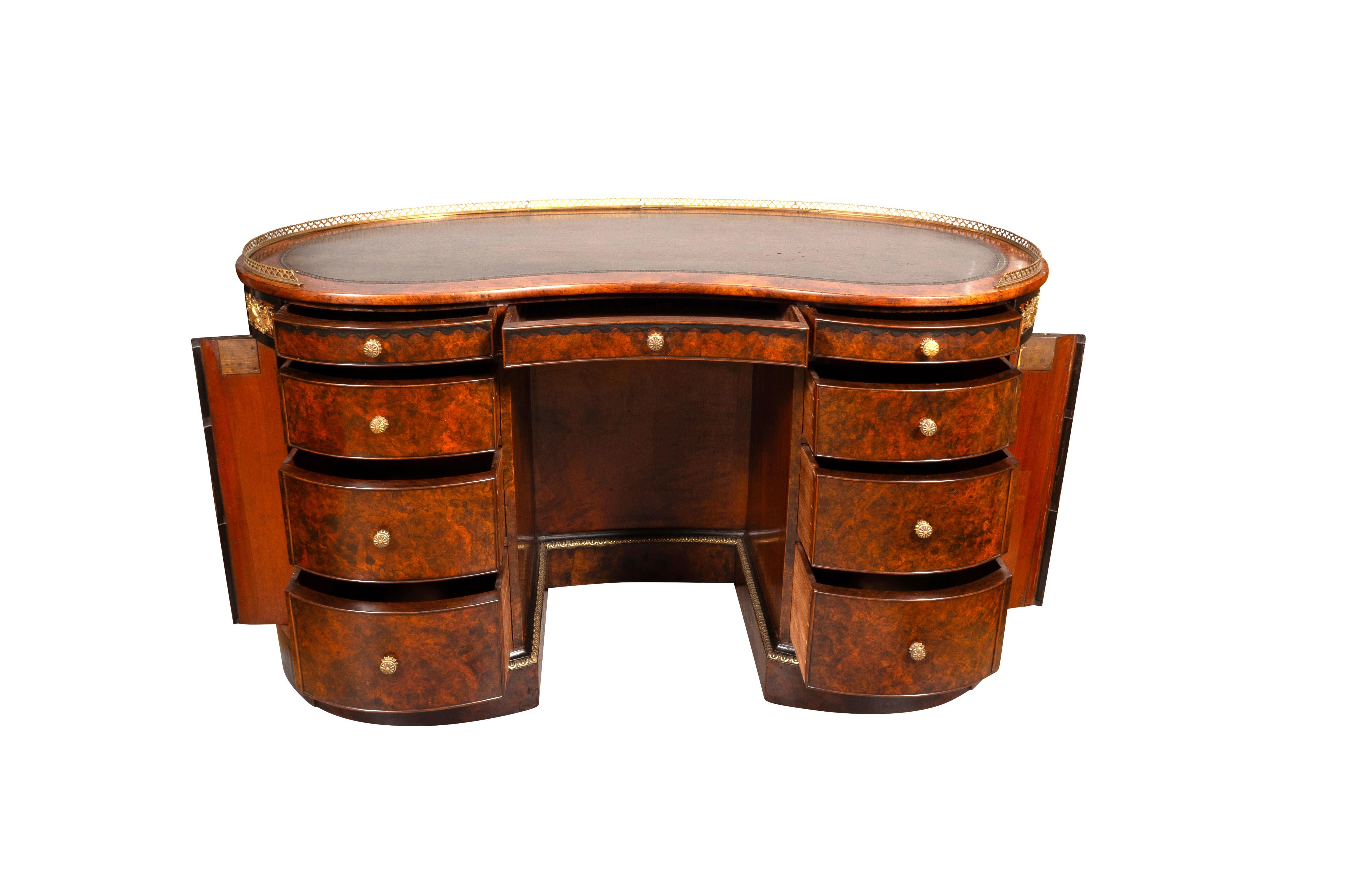 Mid-19th Century Victorian Burl Walnut Kidney Shape Desk By Gillow For Sale