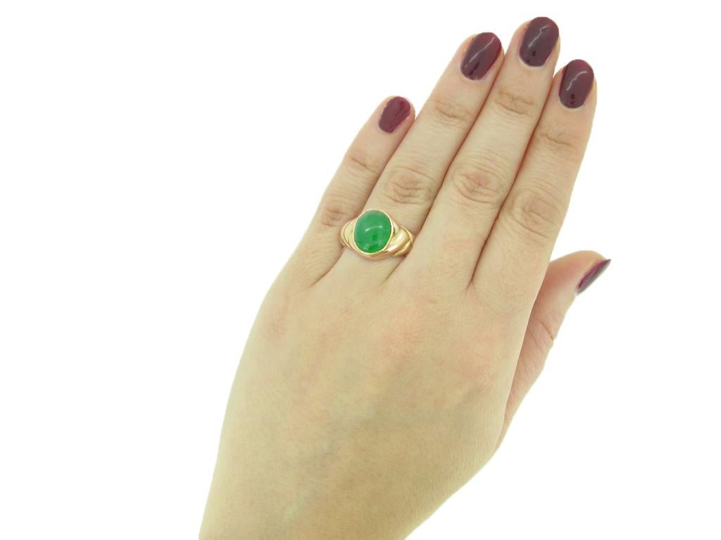 Women's or Men's Victorian Burmese jade locket ring, circa 1870. For Sale