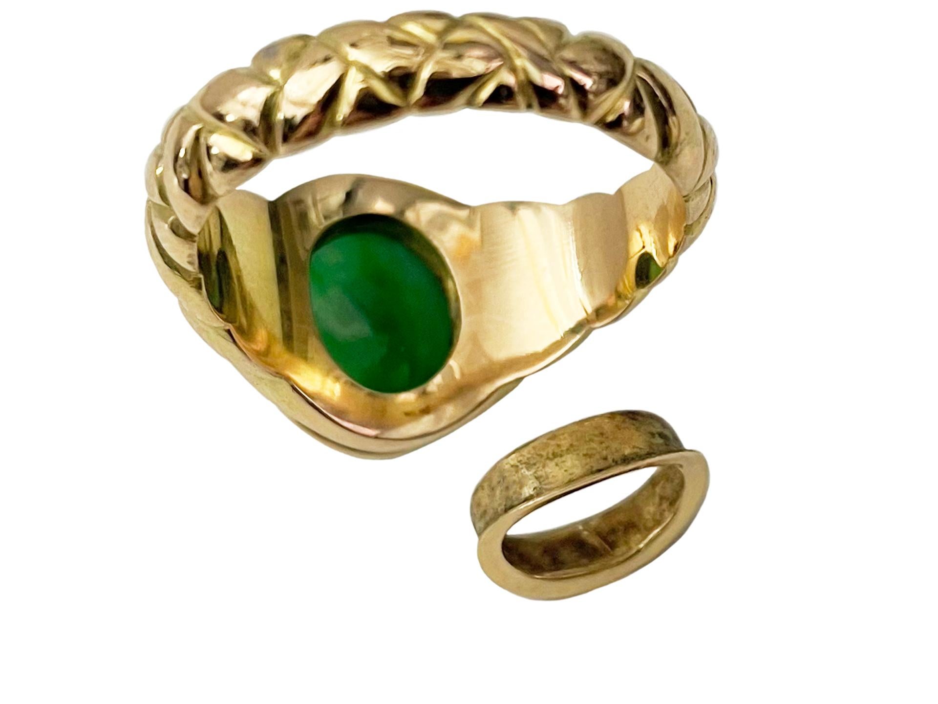 Victorian Burmese jade locket ring, circa 1870. For Sale 2