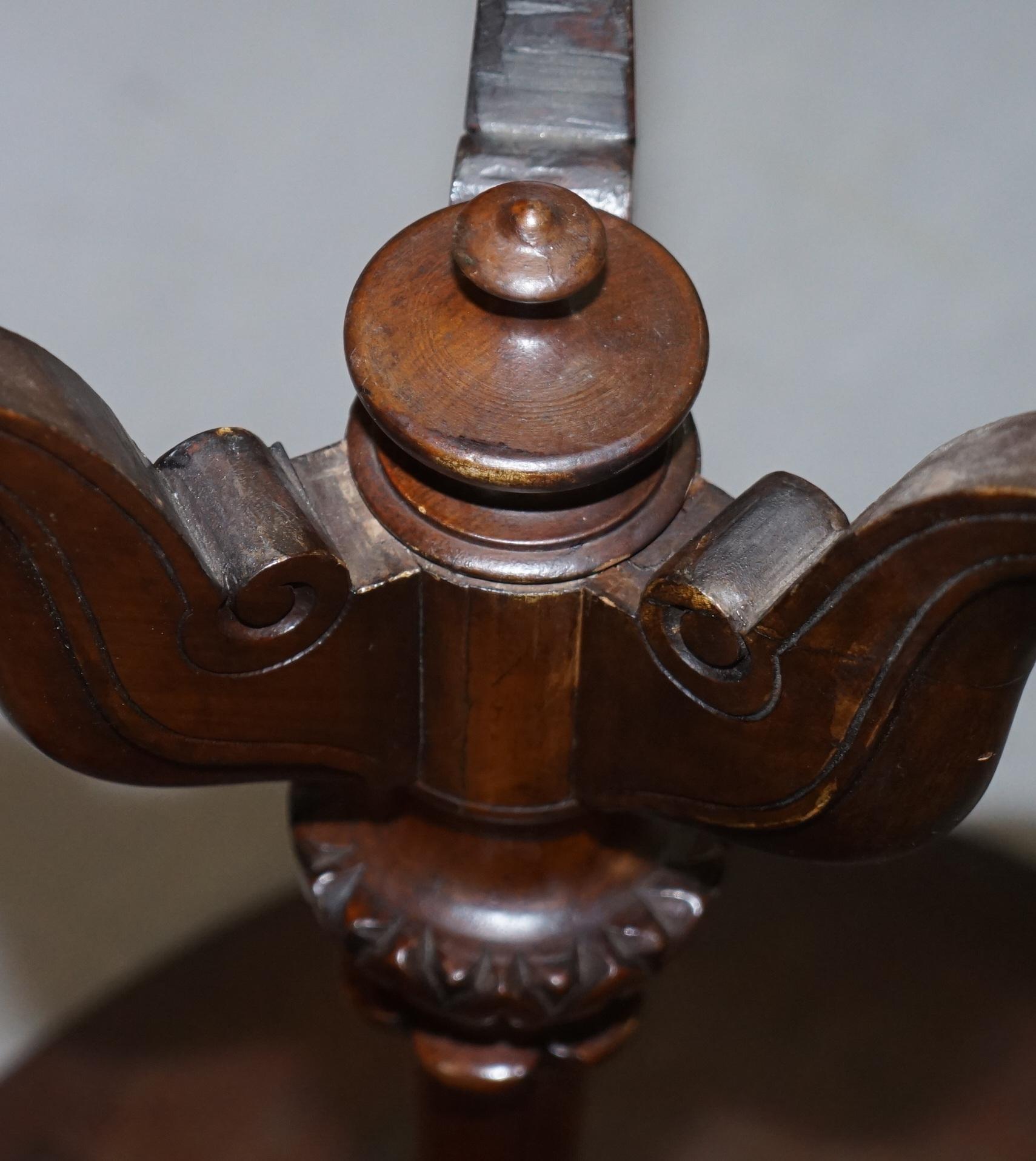 Victorian Burr Quarter Cut Walnut Oval Side End Lamp Tripod Table Ornately Carve For Sale 10