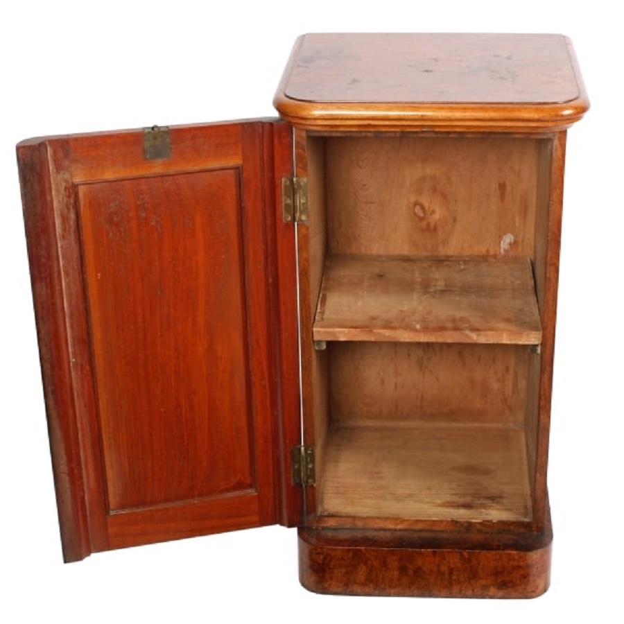 Victorian Burr Walnut Bedside Cabinet, 19th Century In Good Condition For Sale In London, GB