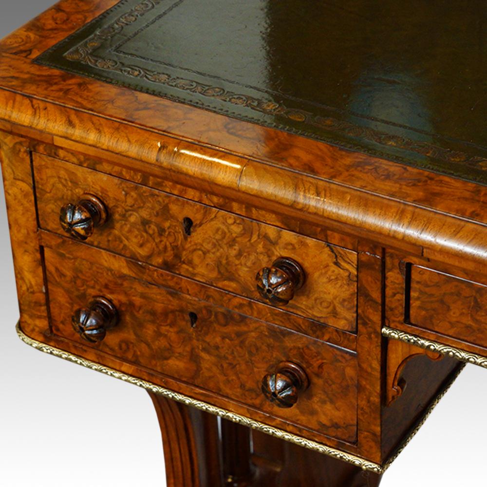 English fine Victorian Burr Walnut Bon Heur du jour, writing table. 19th century 3