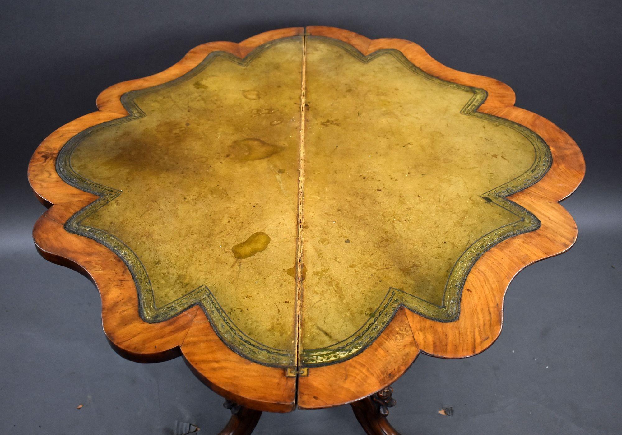 Victorian Burr Walnut Card Table siglo XIX en venta