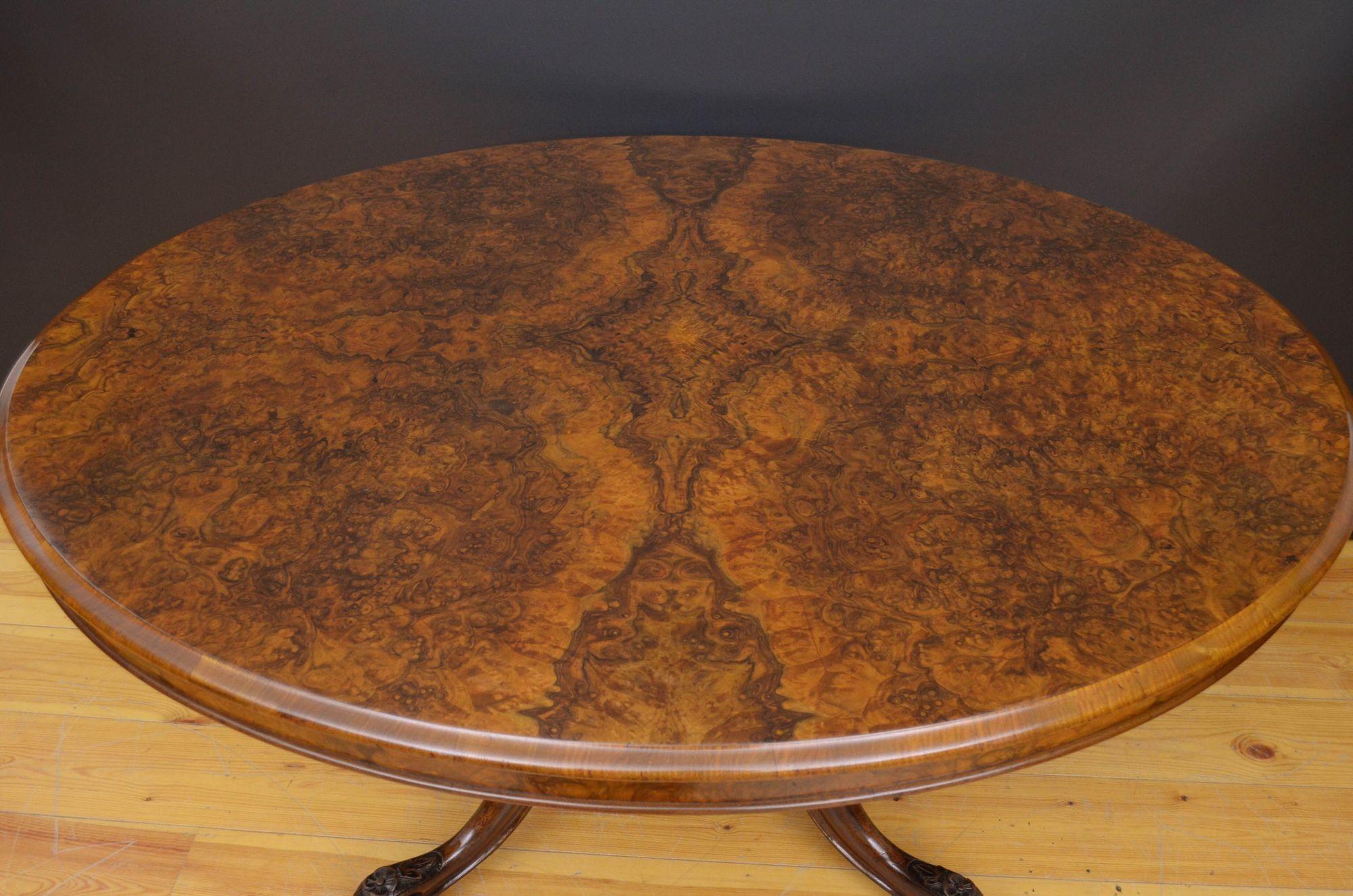 Victorian Burr Walnut Centre Table / Dining Table For Sale 1