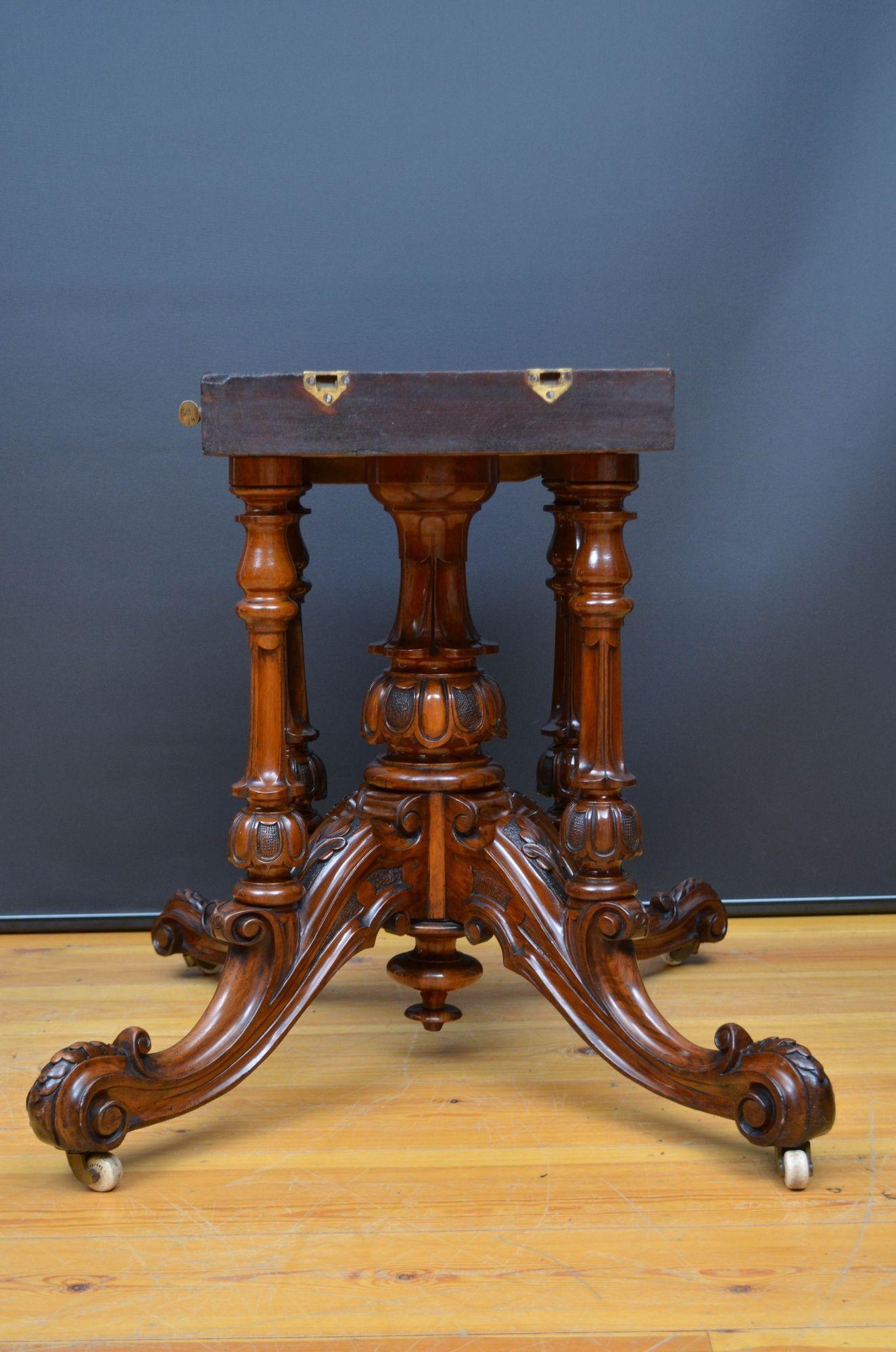 Victorian Burr Walnut Centre Table or Dining Table For Sale 6