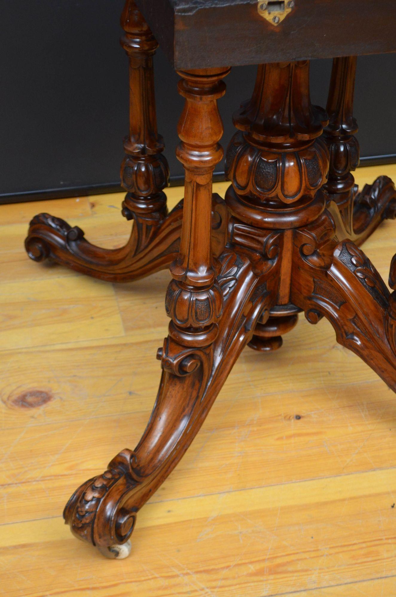 Victorian Burr Walnut Centre Table or Dining Table For Sale 9