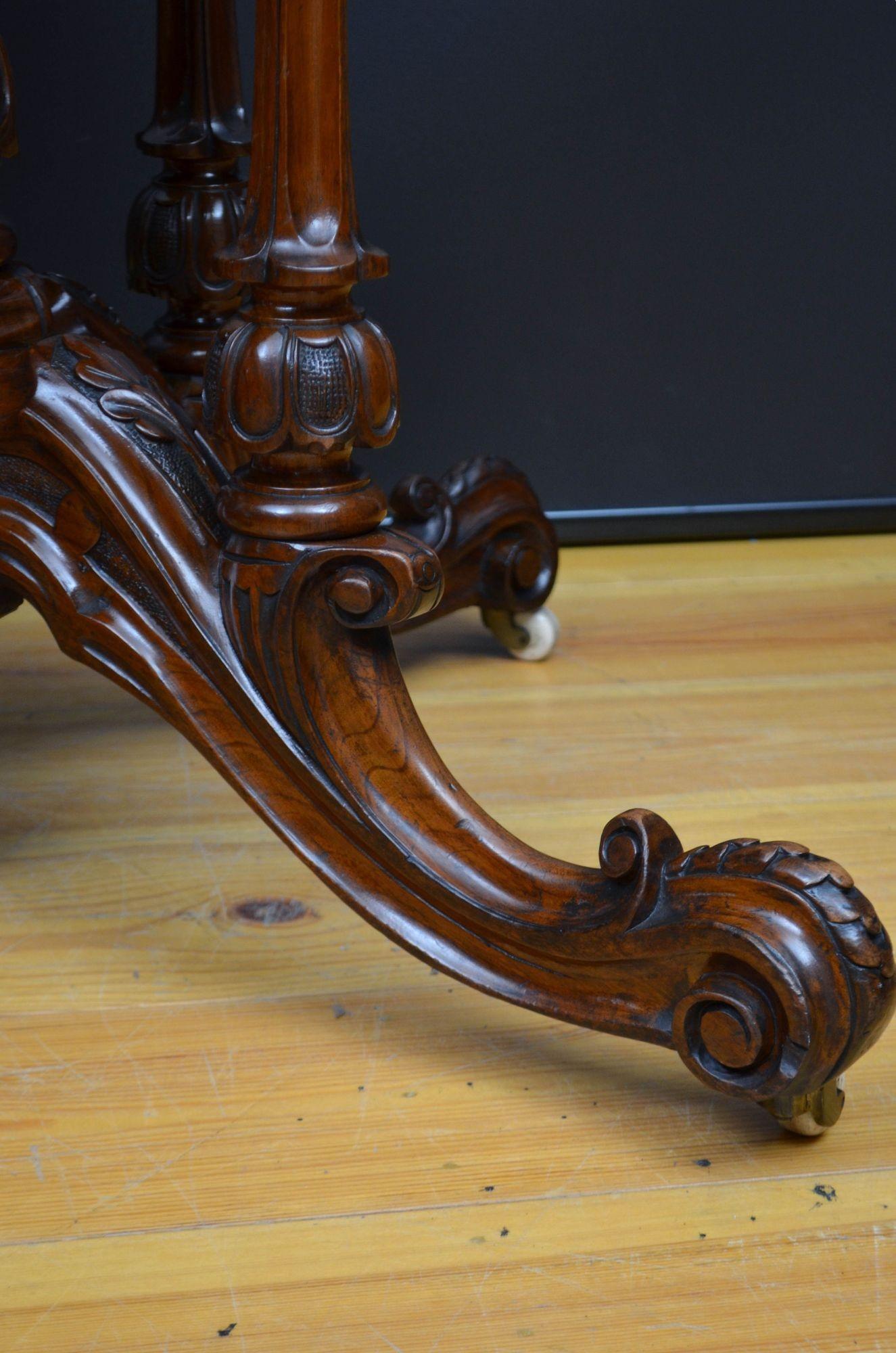 Victorian Burr Walnut Centre Table or Dining Table For Sale 11