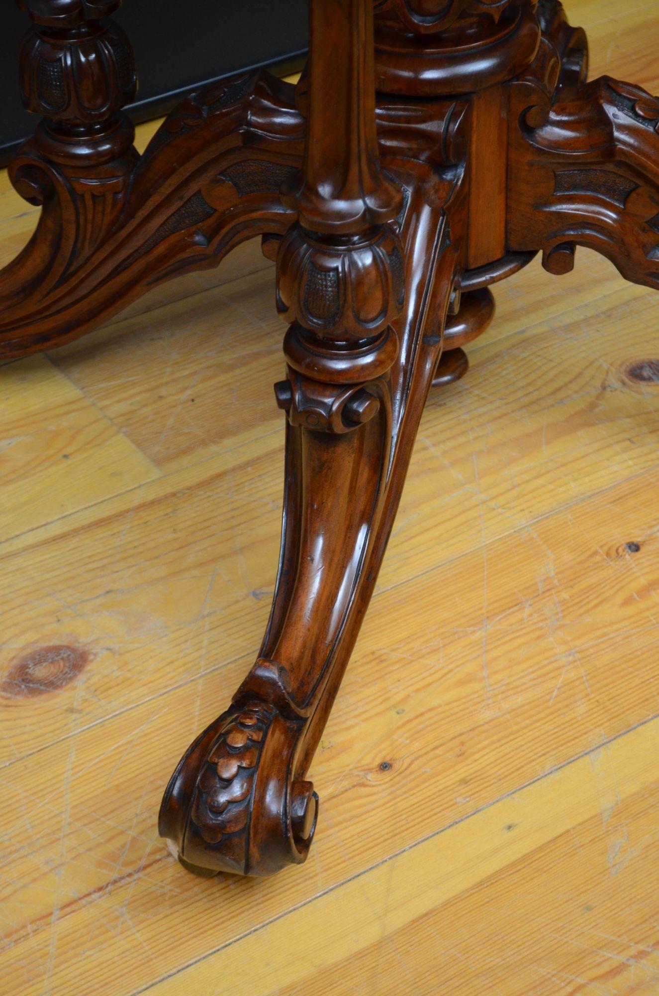 Victorian Burr Walnut Centre Table or Dining Table For Sale 12