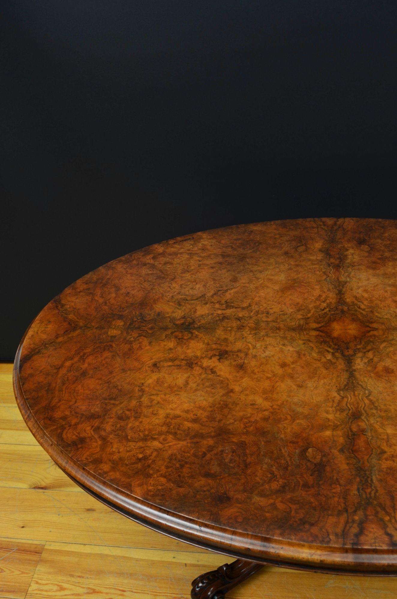 Victorian Burr Walnut Centre Table or Dining Table In Good Condition For Sale In Whaley Bridge, GB