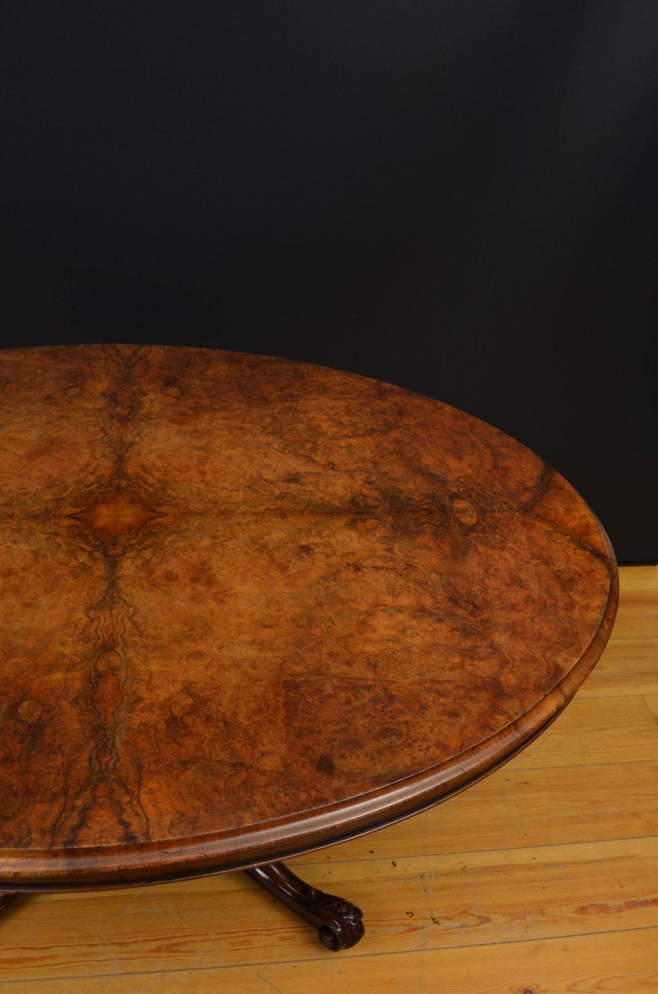 Victorian Burr Walnut Centre Table or Dining Table For Sale 1