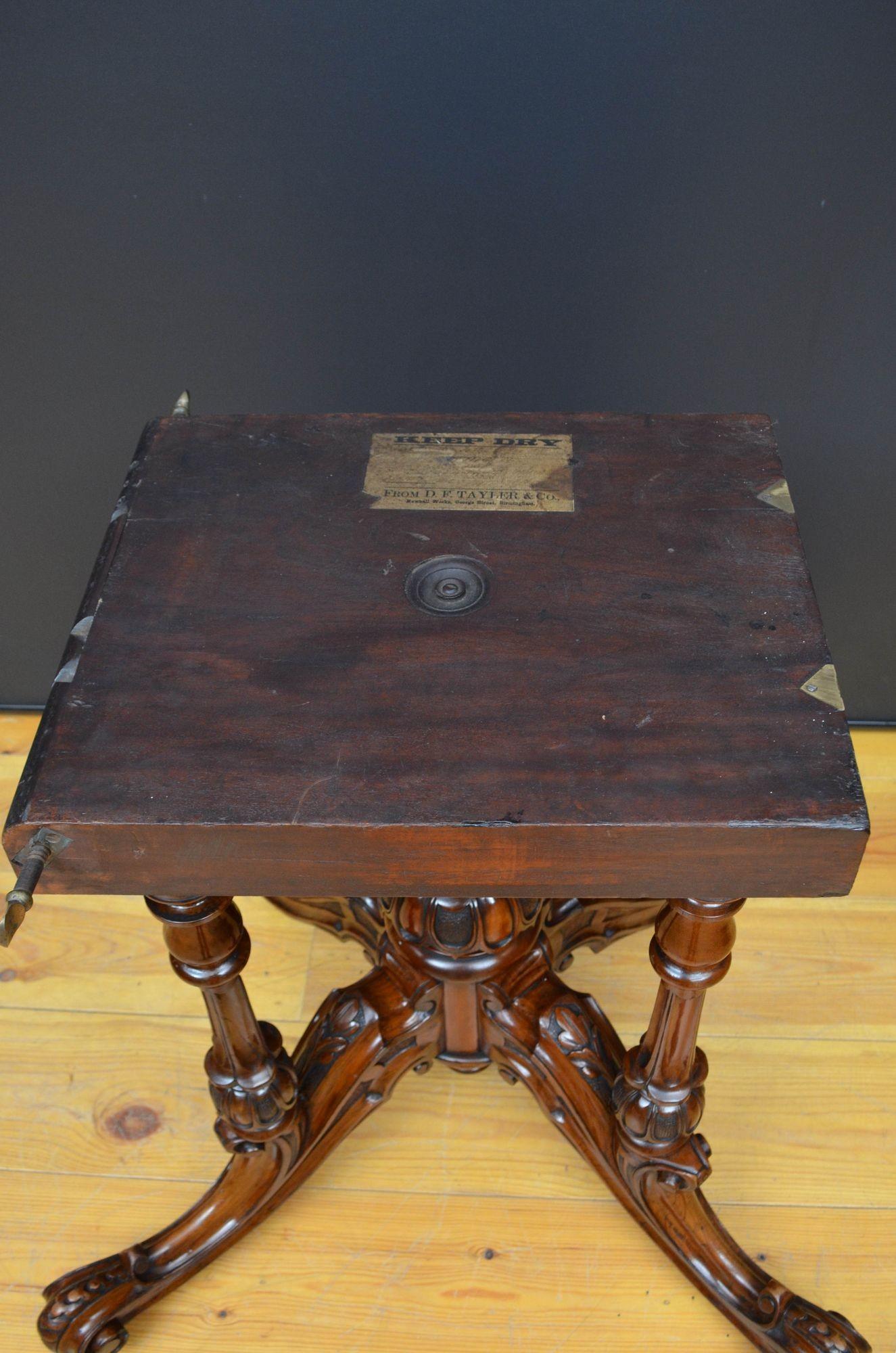 Victorian Burr Walnut Centre Table or Dining Table For Sale 3