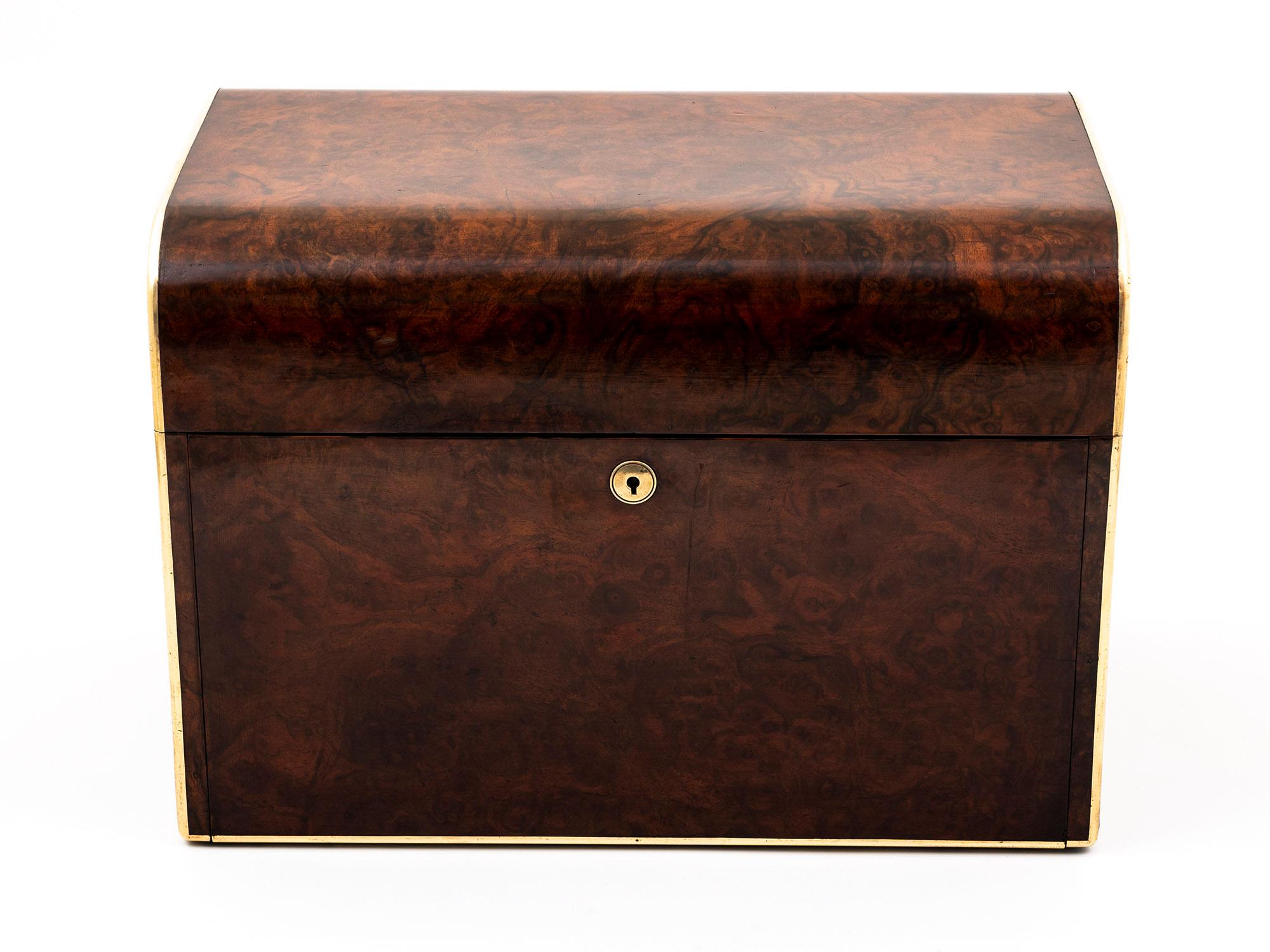 English Victorian Burr Walnut Decanter Box For Sale