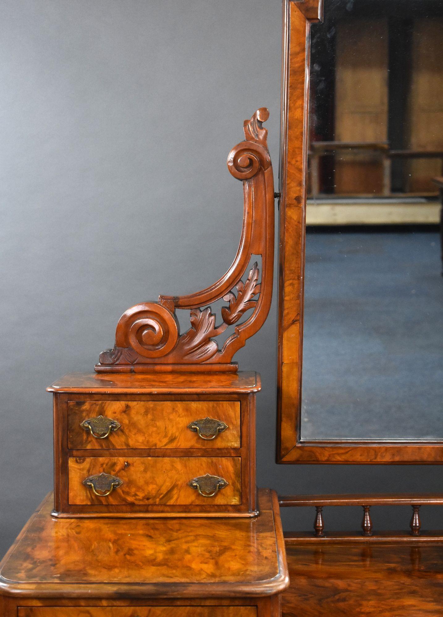 Victorian Burr Walnut Dressing Table For Sale 7