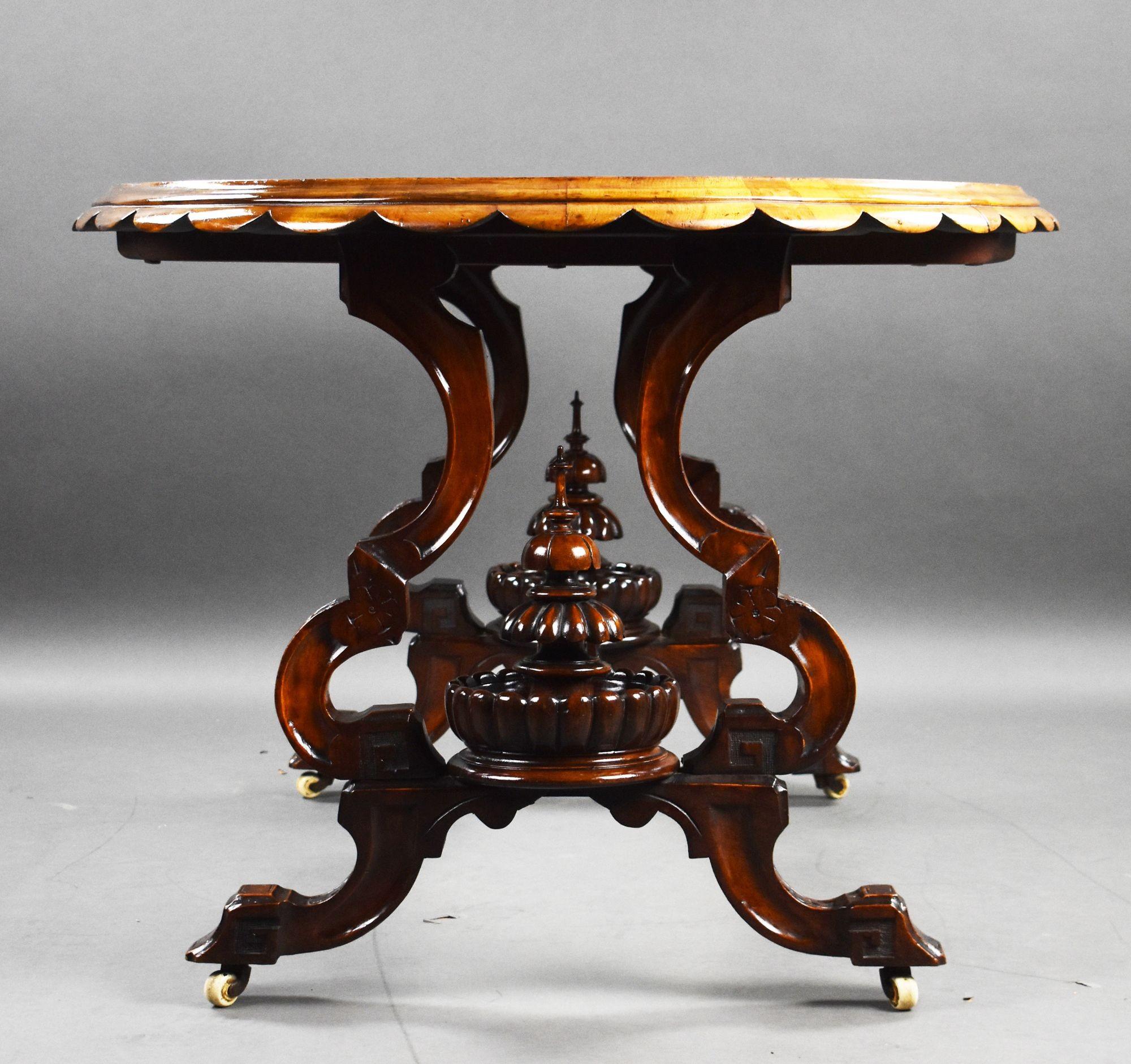 Victorian Burr Walnut Inlaid Centre Table In Good Condition For Sale In Chelmsford, Essex