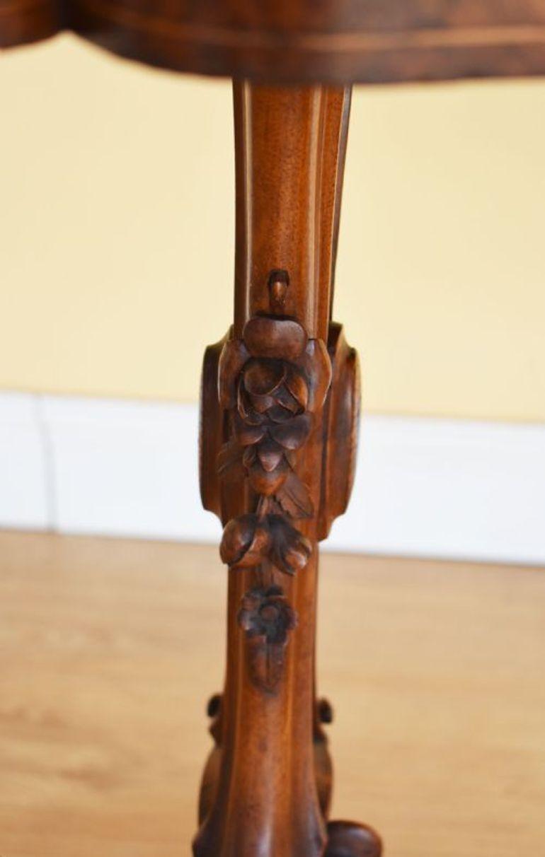 Victorian Burr Walnut Inlaid Table In Good Condition For Sale In Chelmsford, Essex