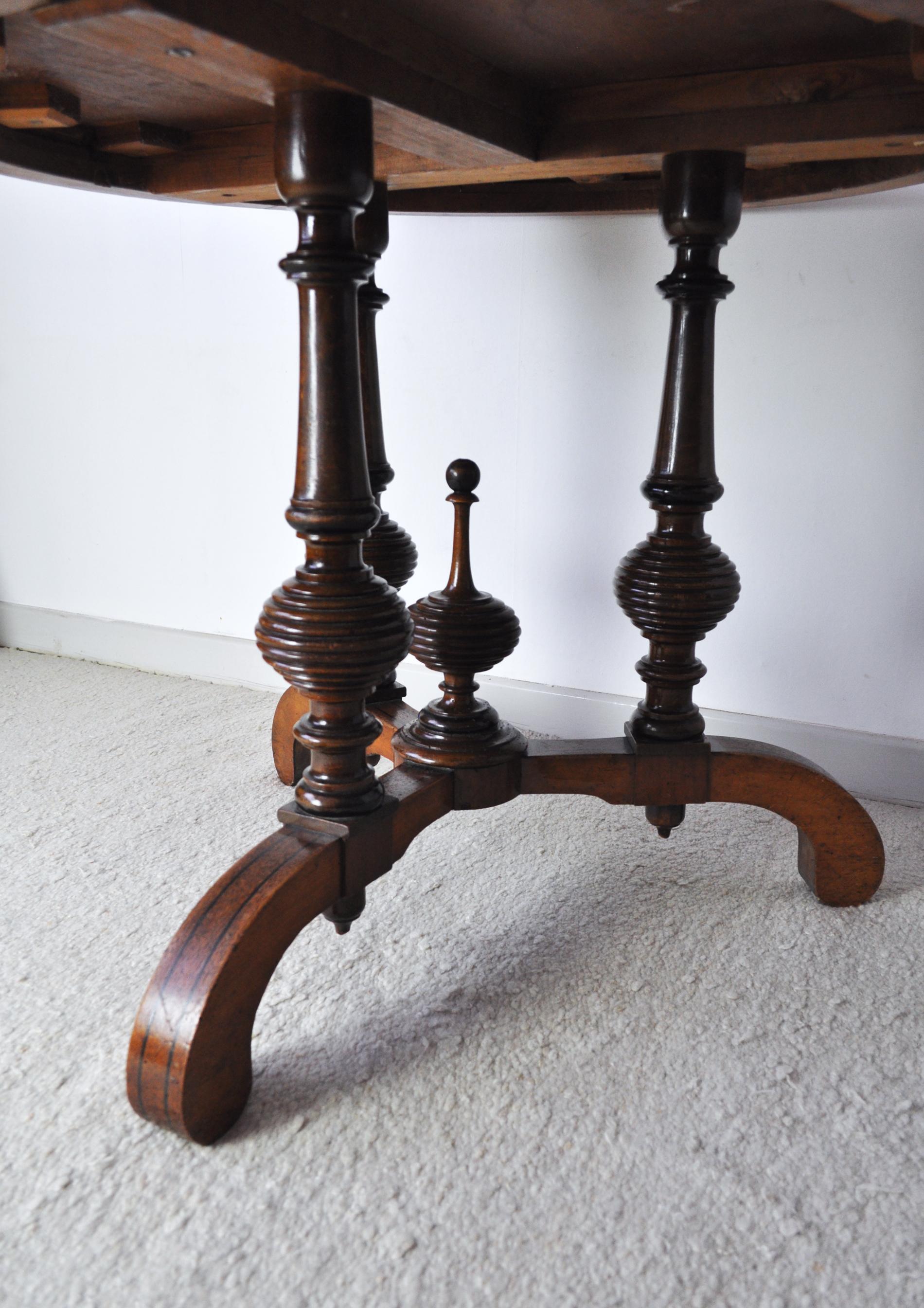 Victorian Burr Walnut, Mahogany and Ebony Circular Centre Table For Sale 5