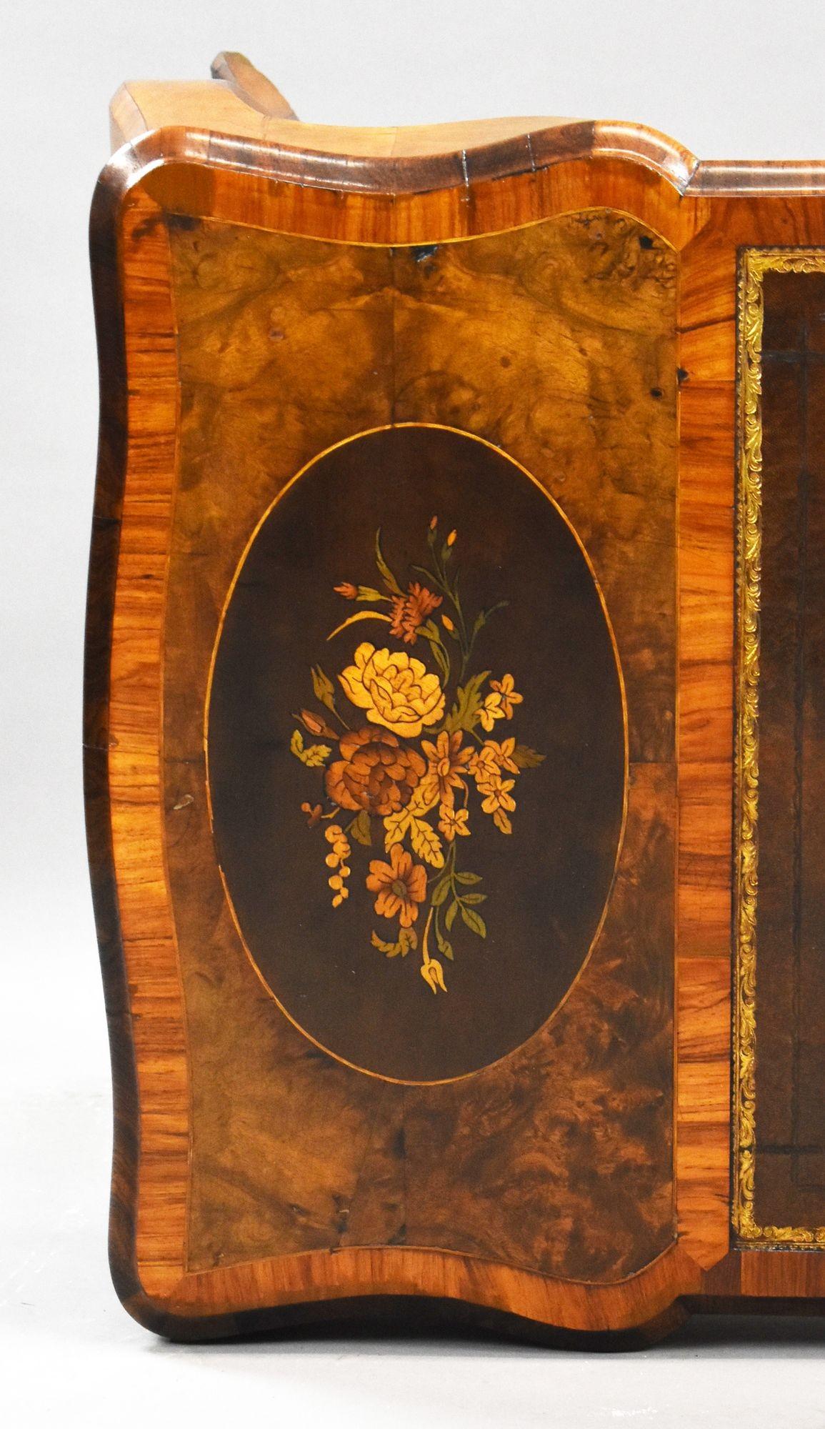 Victorian Burr Walnut & Marquetry Writing Table in vendita 5