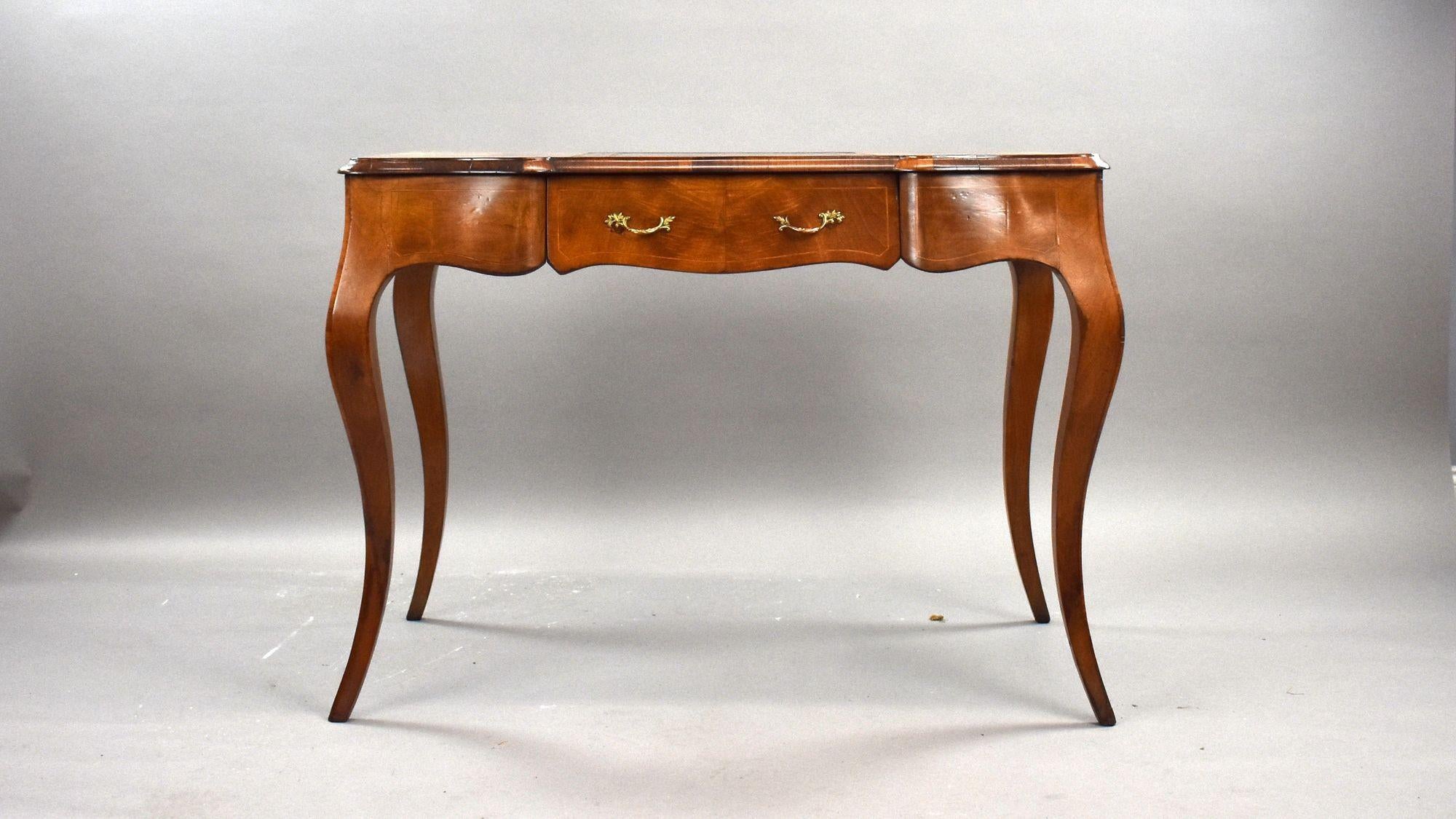 Victorian Burr Walnut & Marquetry Writing Table In condizioni buone in vendita a Chelmsford, Essex