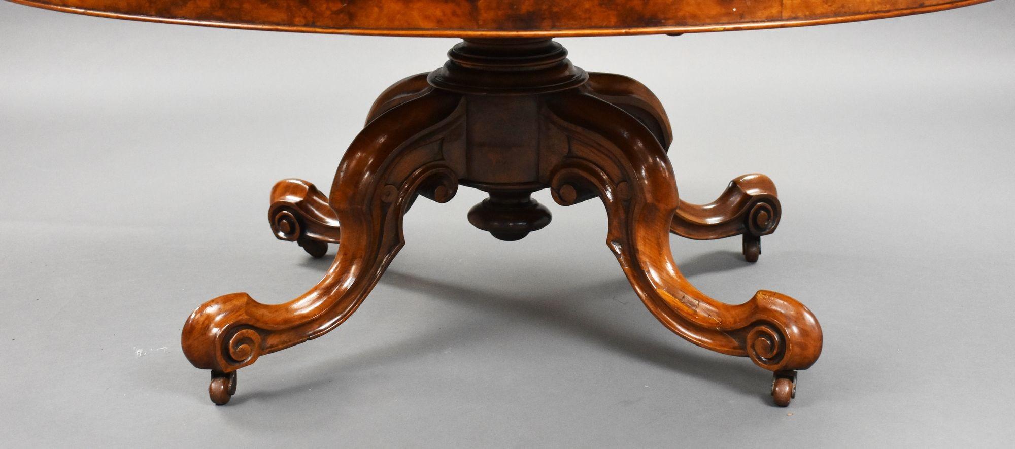Victorian Burr Walnut Oval Coffee Table In Good Condition In Chelmsford, Essex