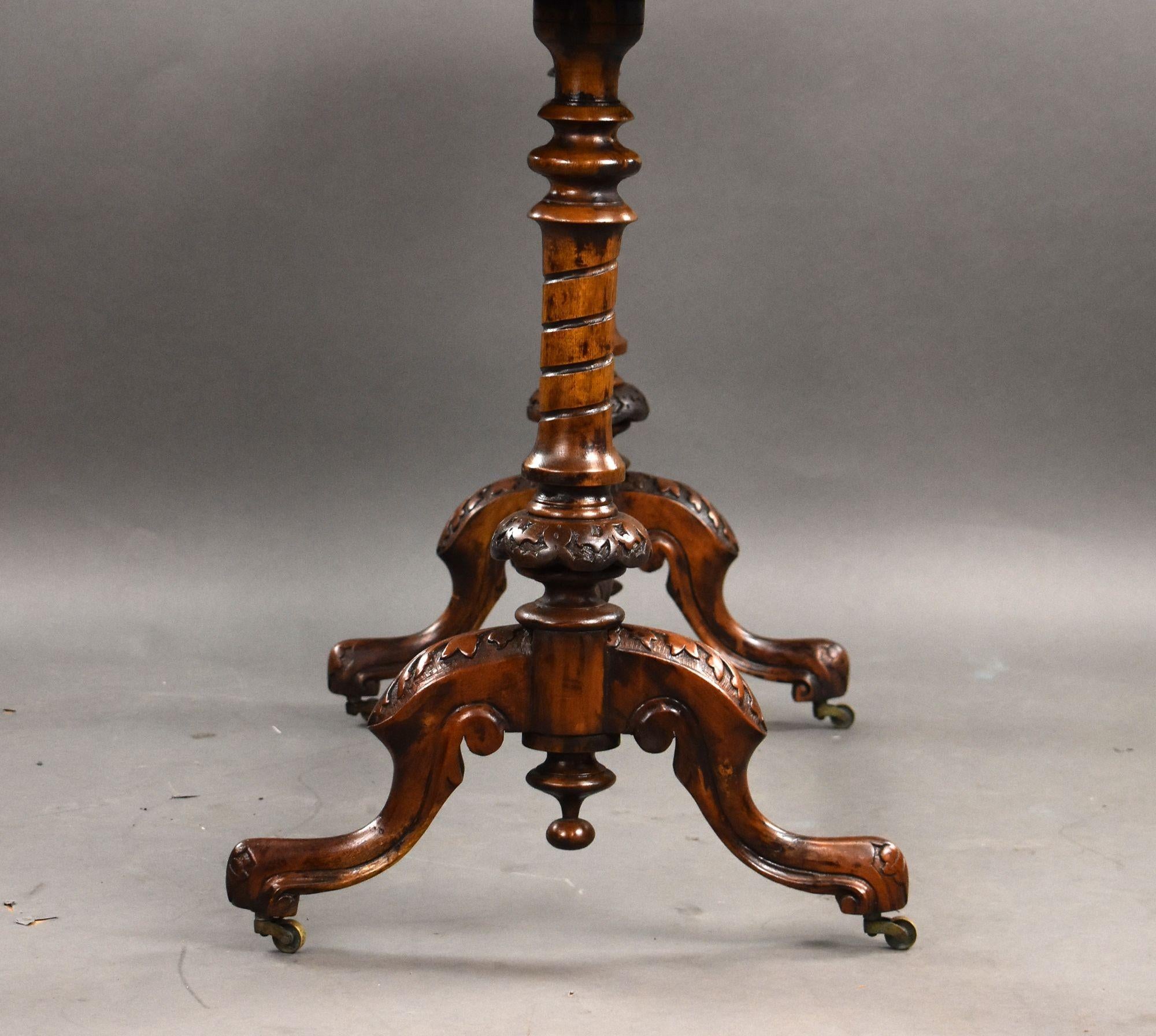 Victorian Burr Walnut Oval Table In Good Condition In Chelmsford, Essex