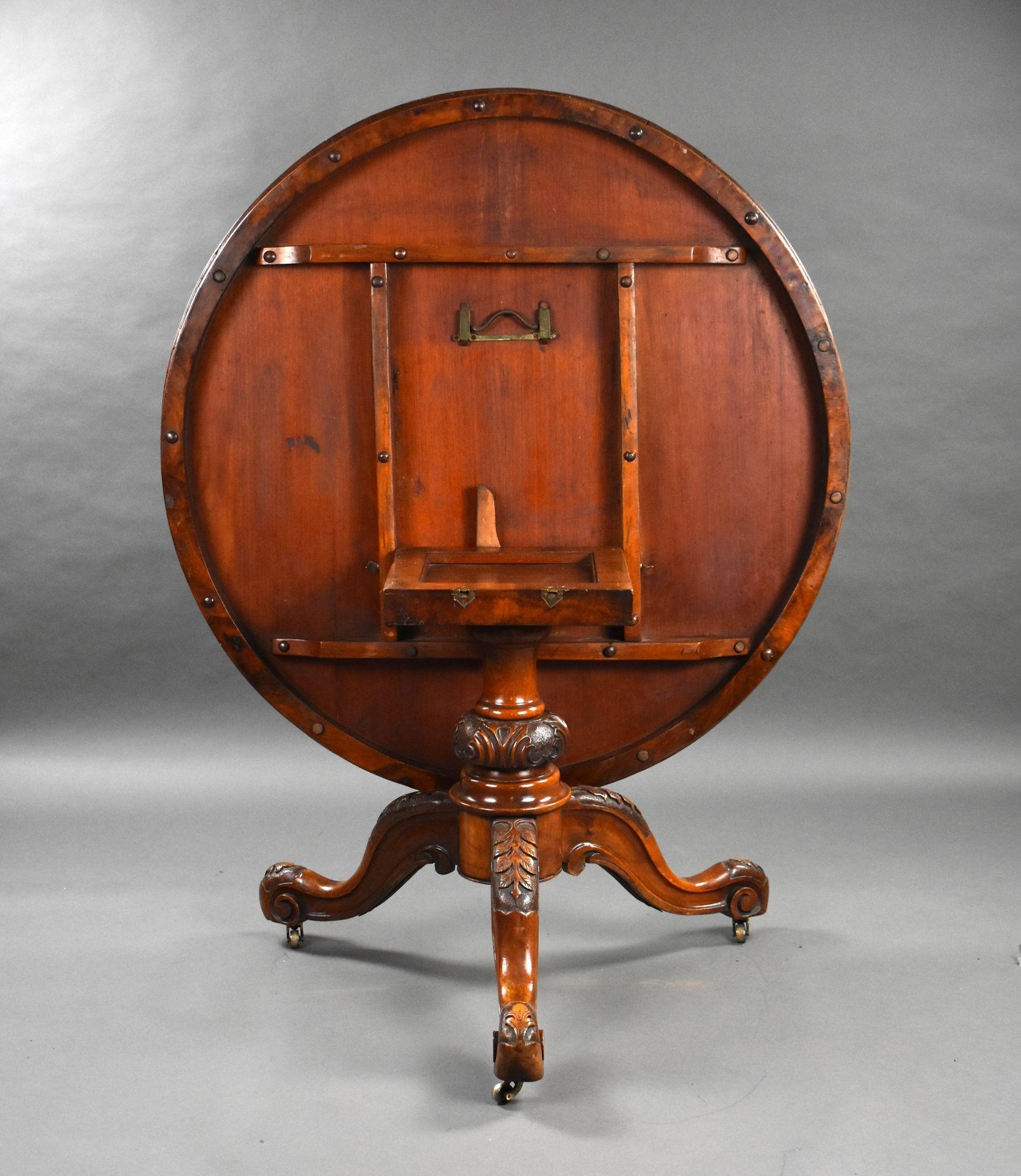19th Century Victorian Burr Walnut Round Breakfast Table For Sale