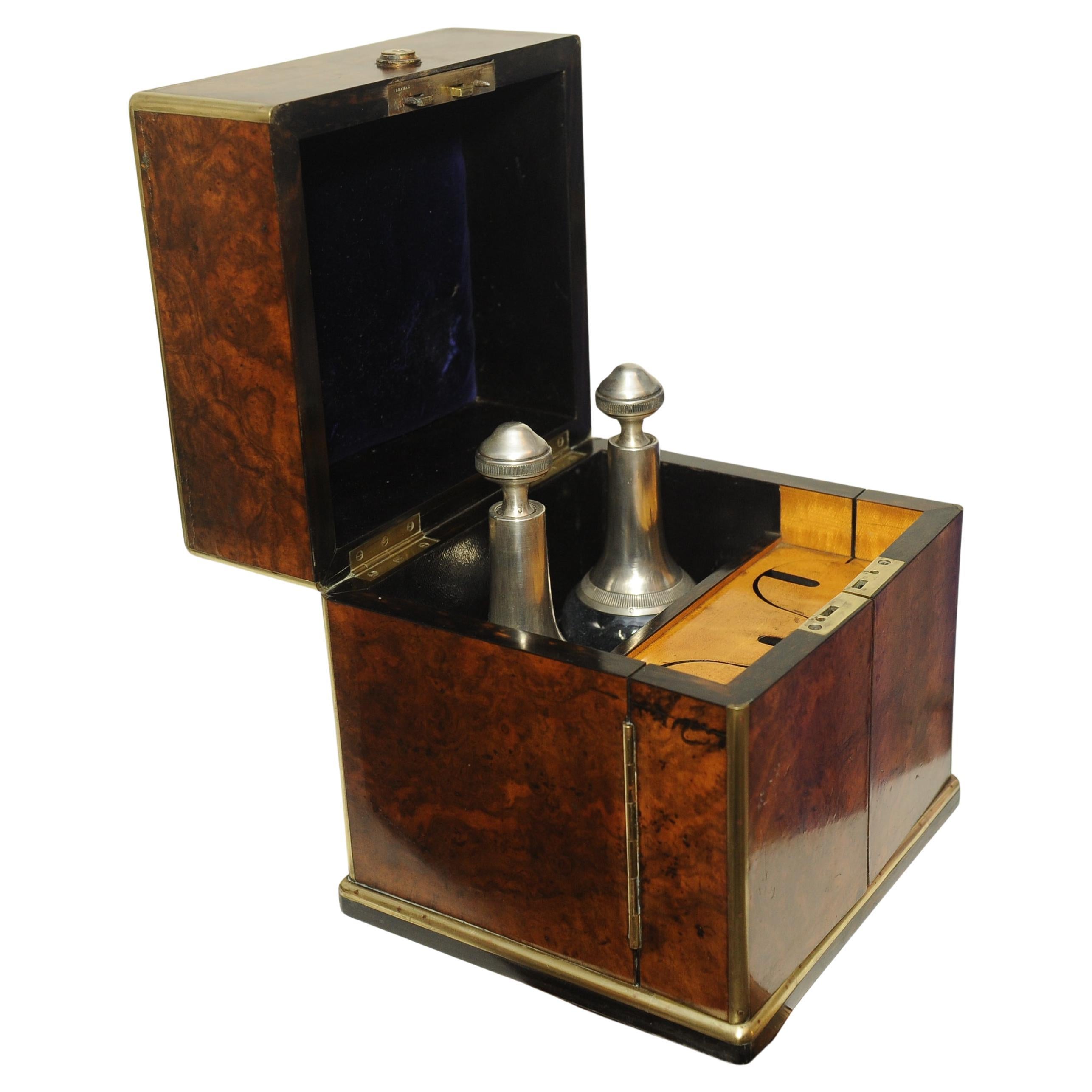 Tantalus Chapman's vittoriano a due ante in radica di noce, legno satinato e rilegato in ottone in vendita 6
