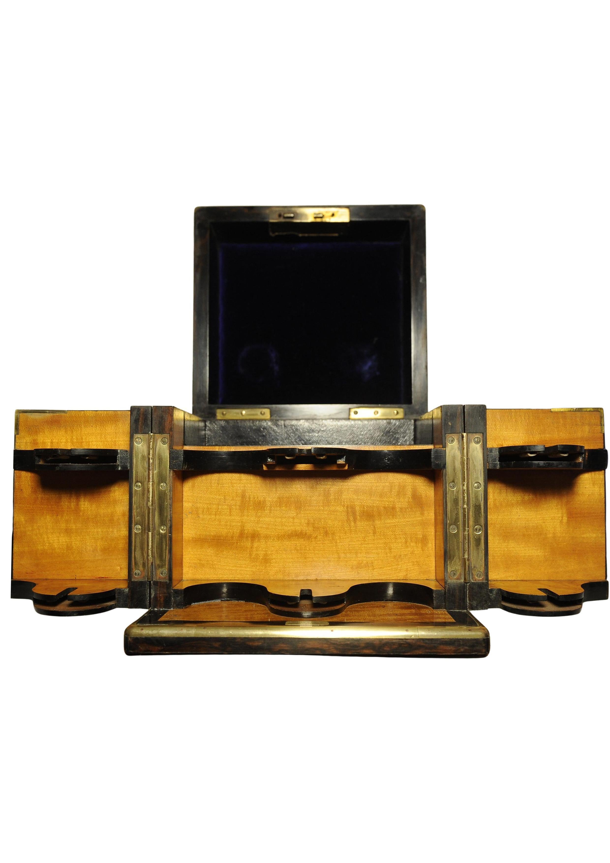 Tantalus Chapman's vittoriano a due ante in radica di noce, legno satinato e rilegato in ottone in vendita 1