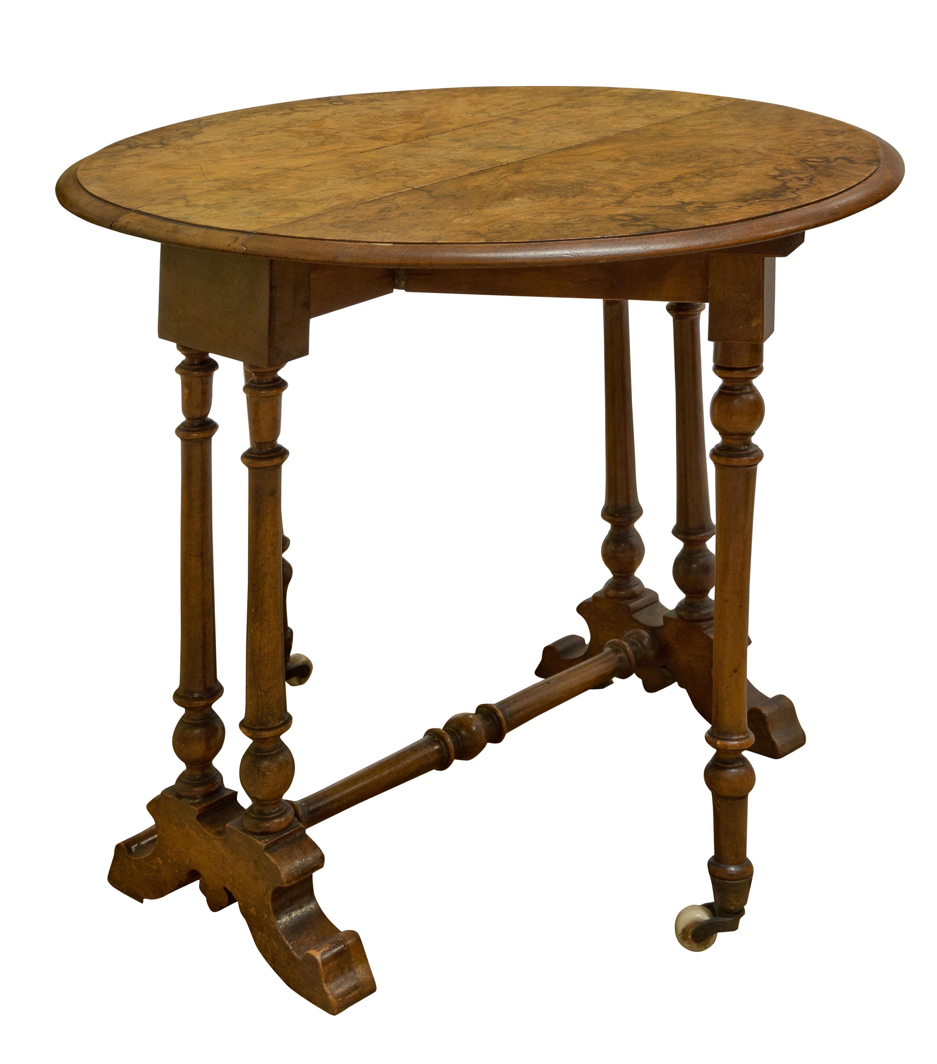 Victorian Burr-Walnut Sutherland Table, circa 1880 In Good Condition For Sale In Salisbury, GB