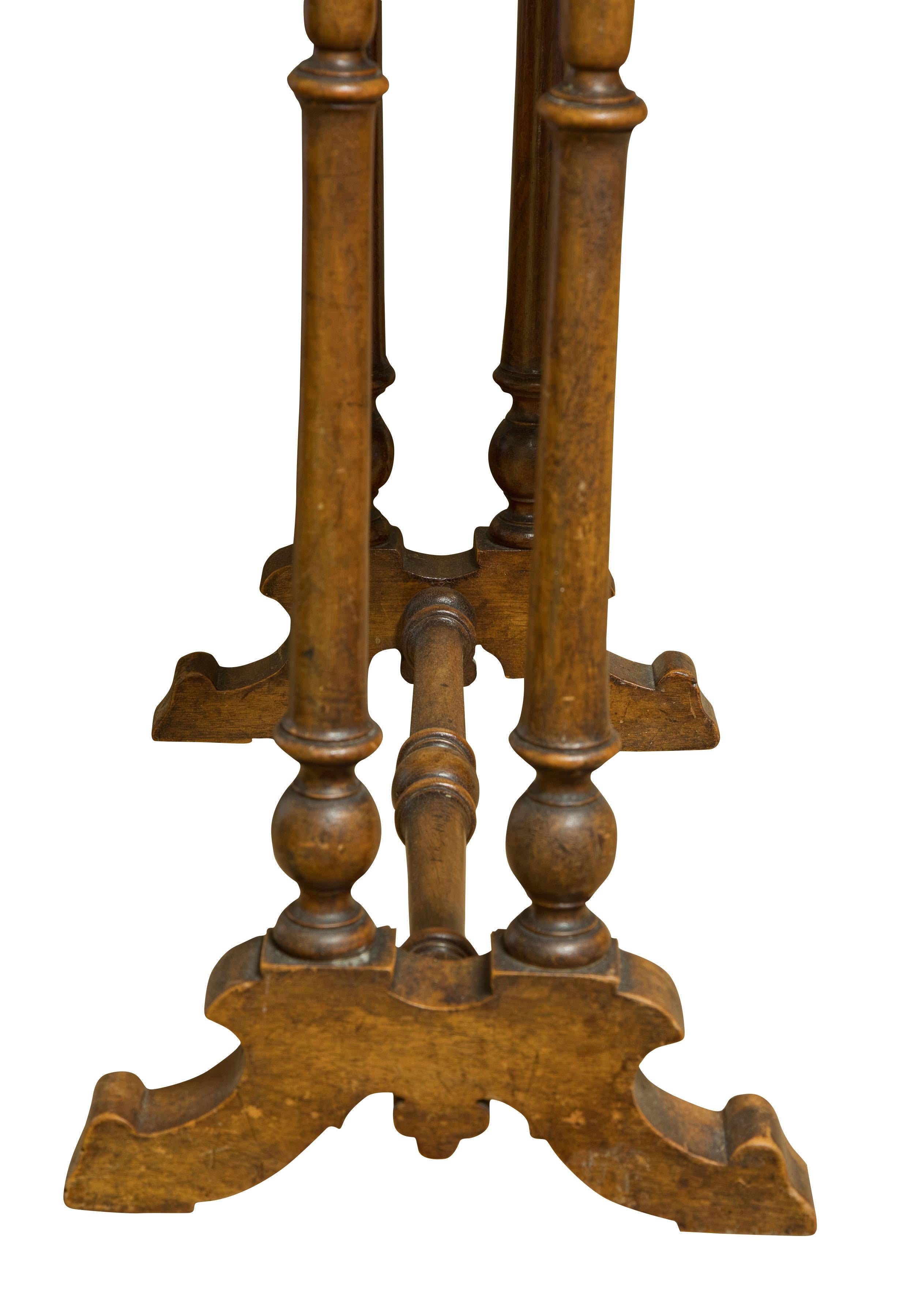 Victorian Burr-Walnut Sutherland Table, circa 1880 For Sale 1