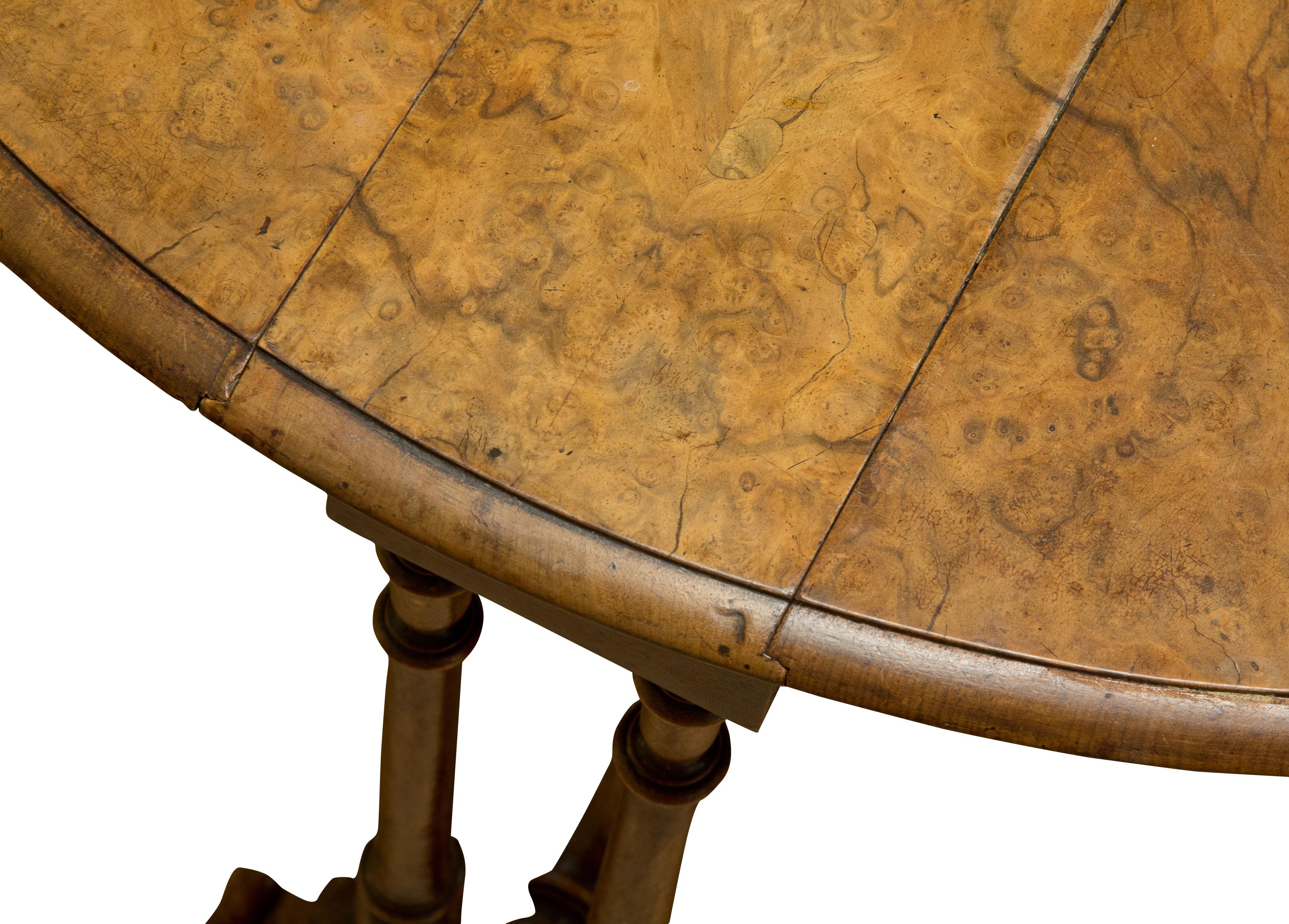 Victorian Burr-Walnut Sutherland Table, circa 1880 For Sale 2