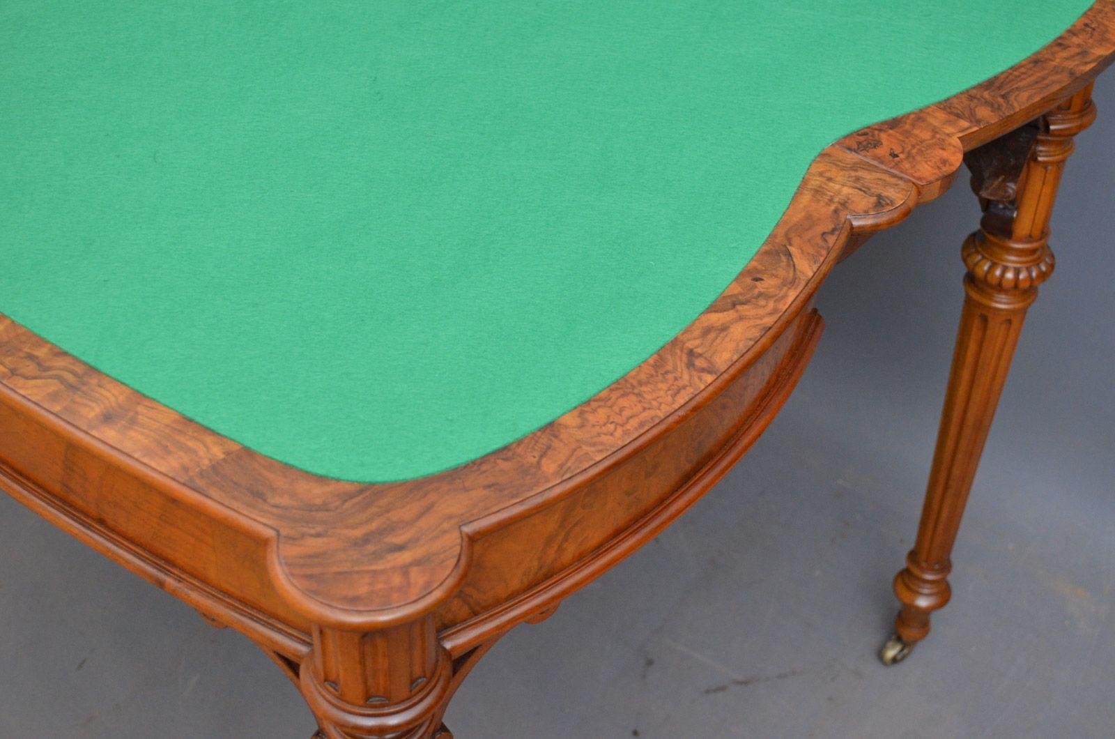 Table victorienne en ronce de noyer Excellent état - En vente à Whaley Bridge, GB