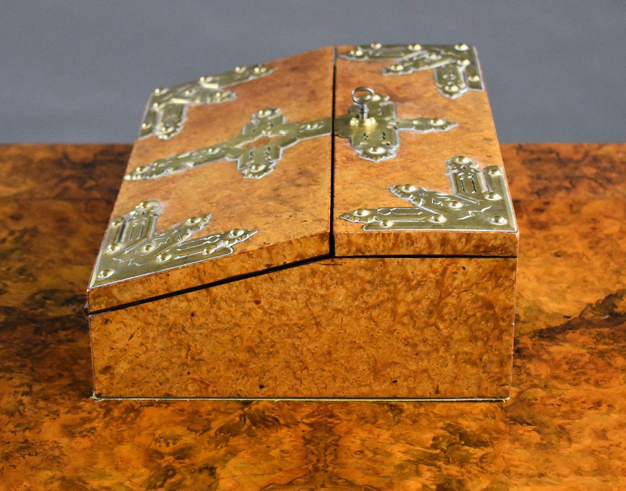 Victorian Burr Walnut Writing Slope For Sale 9