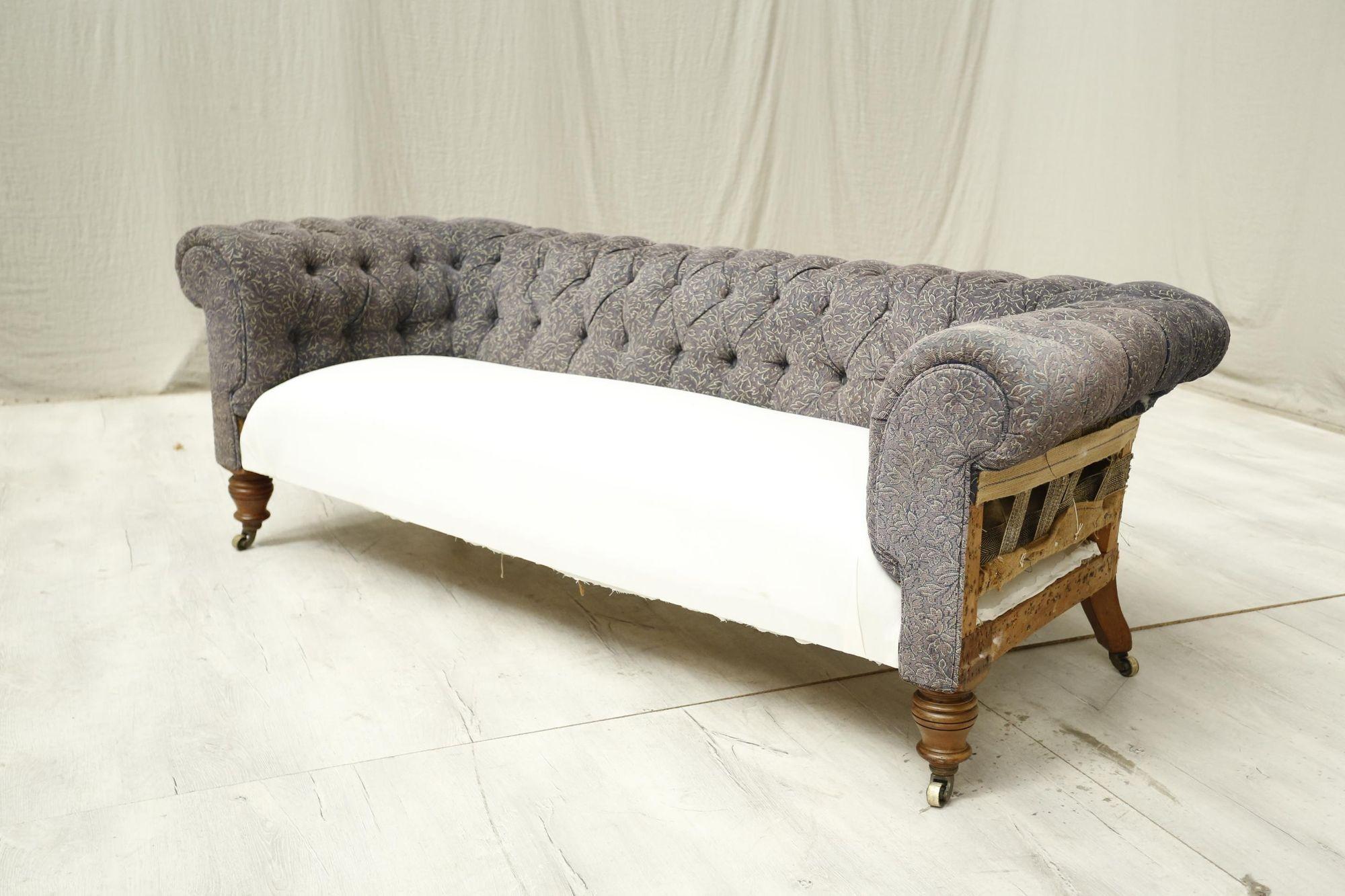 Oak Victorian Buttoned Back Chesterfield