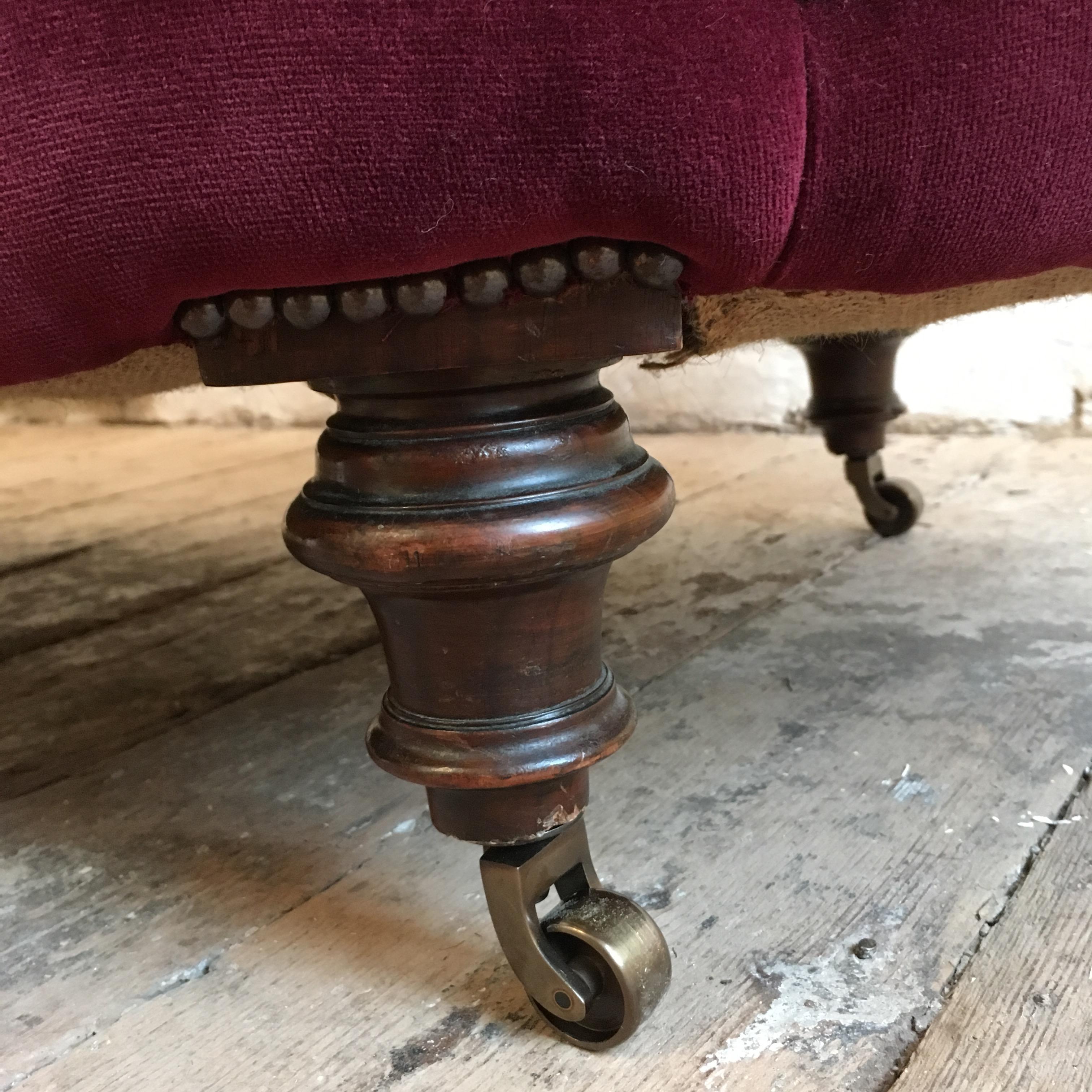 Victorian Buttoned Velvet Chaise Longue 2