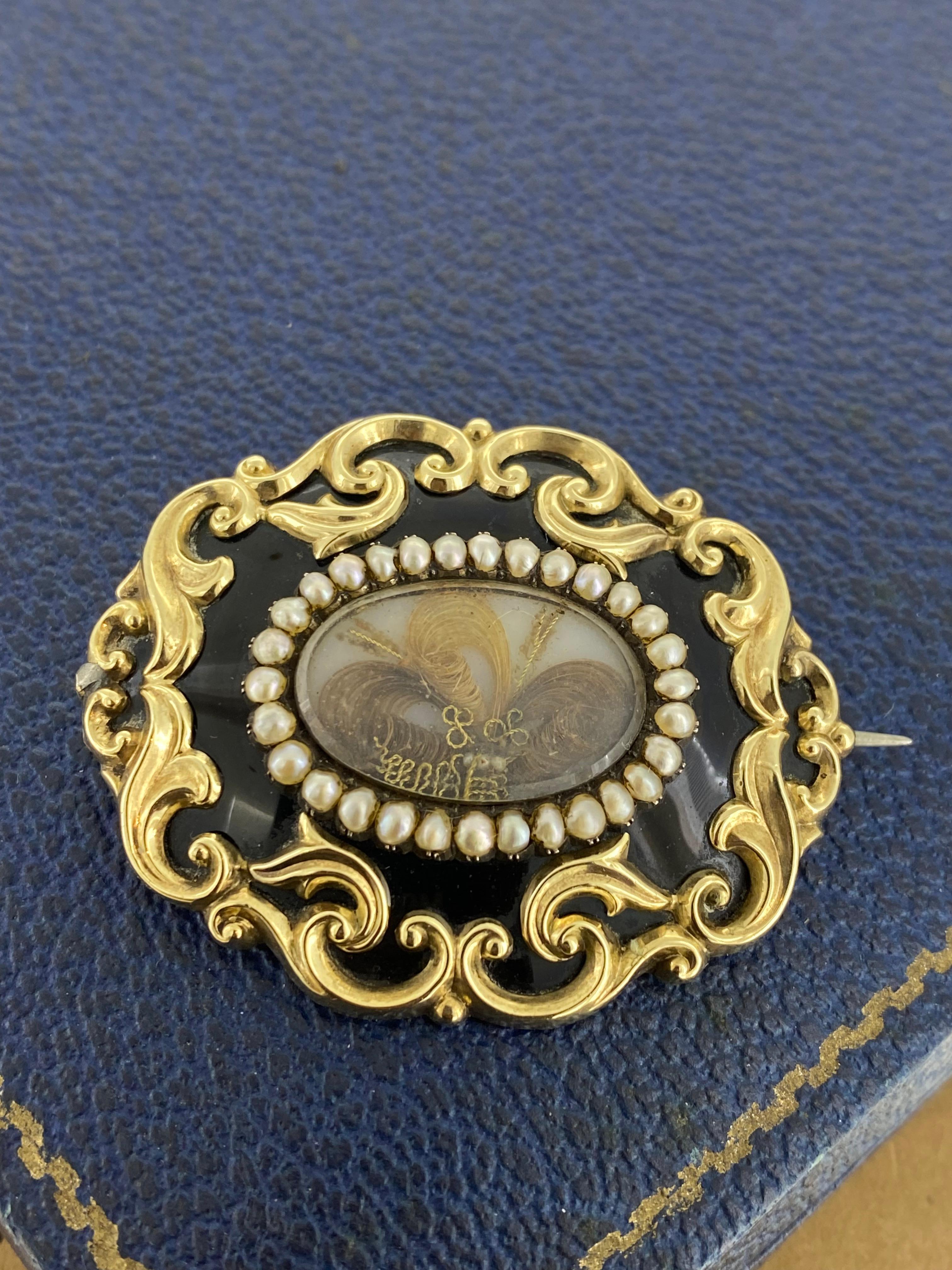 Women's Victorian c1852 Mourning (Memorial) 12K Gold, Black Enamel, Pearl Brooch w Hair For Sale