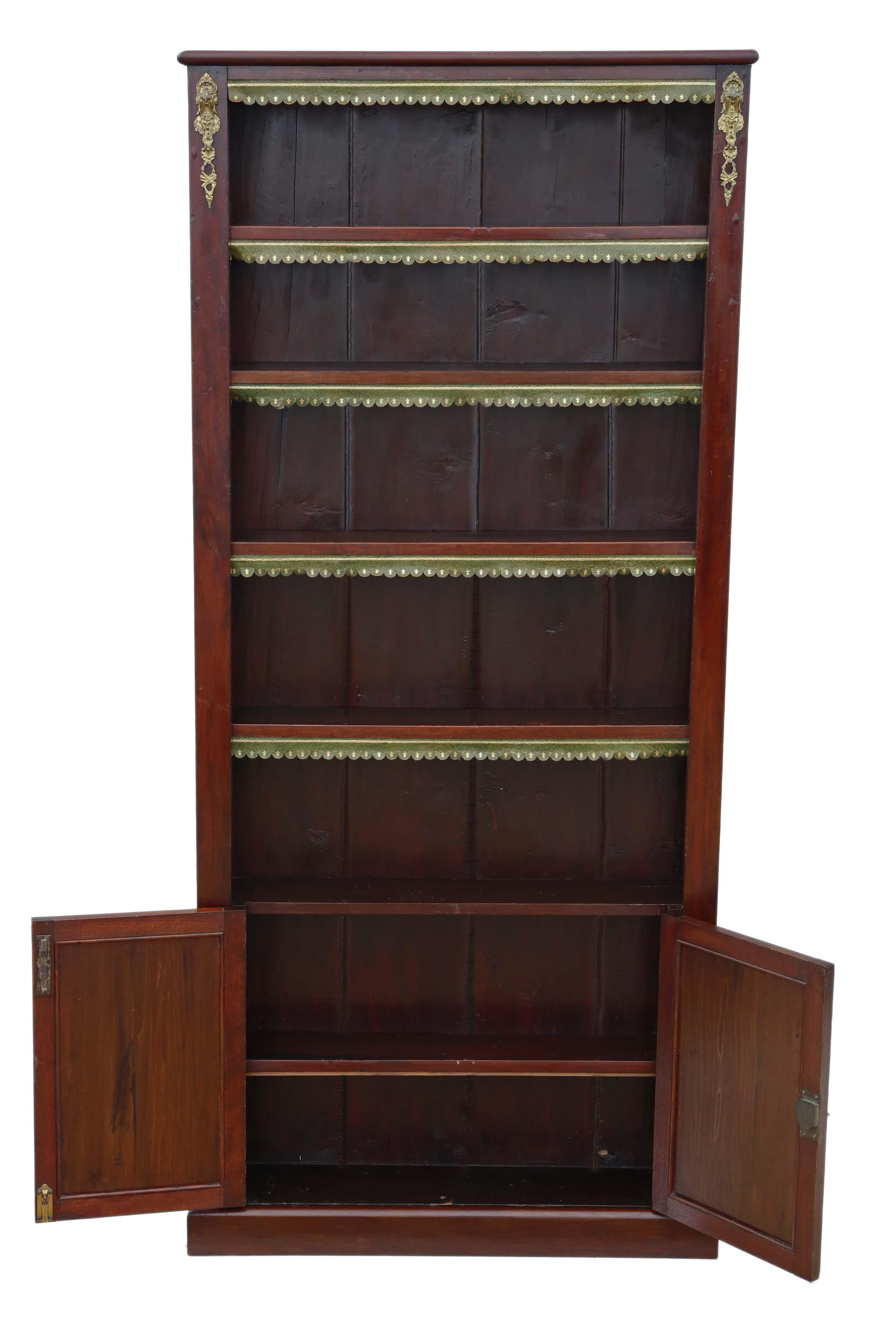 Antique quality Victorian circa 1890 and later tall adjustable bookcase.
Solid and strong, with no loose joints. A lovely quality piece. We have a key.
Would look great in the right location!
Overall maximum dimensions: 91cm W x 21cm D x 200cm H.
