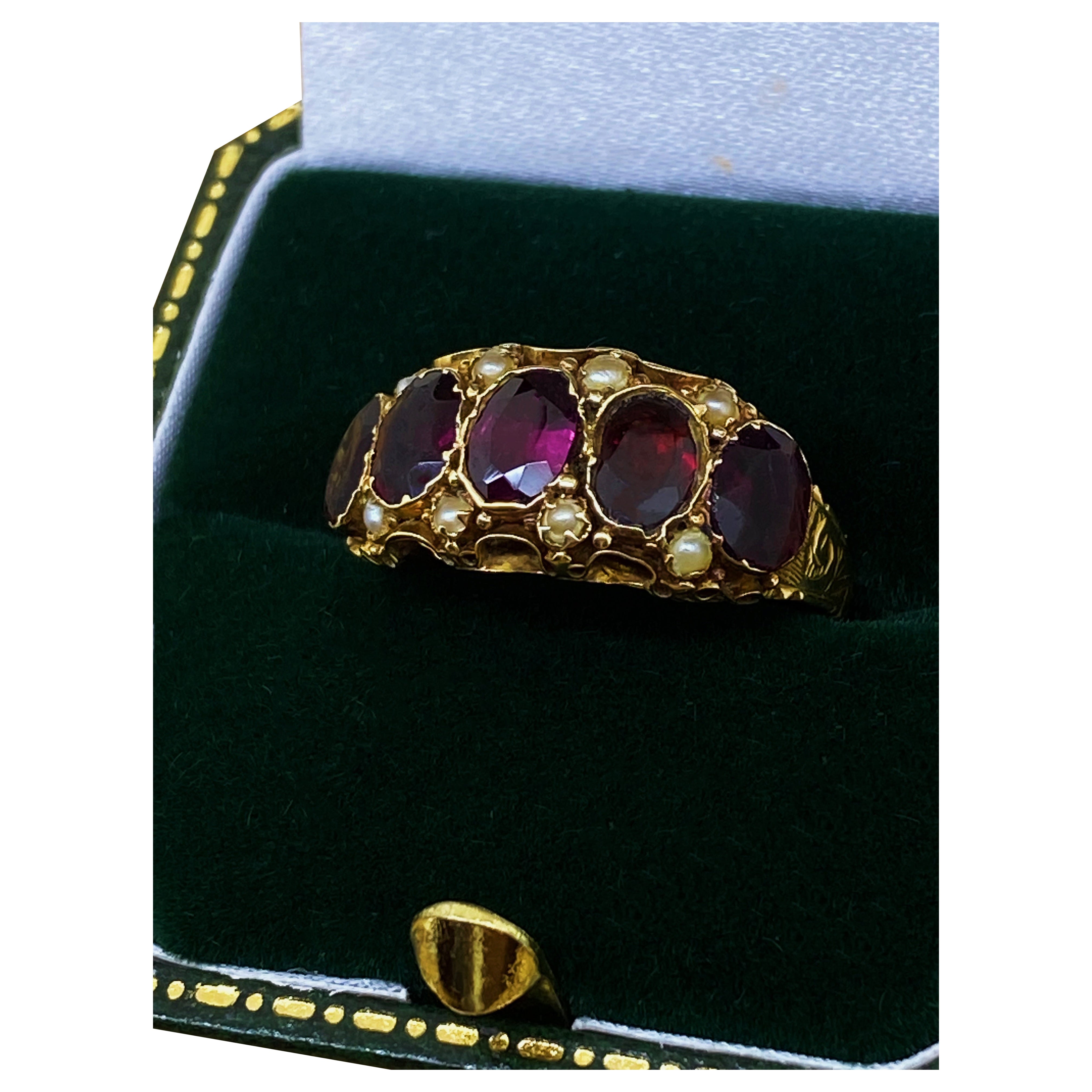 Bague de style Cannetille en or rose 15 carats, grenat almandin, perles de rocaille, victorienne vers 1896 en vente