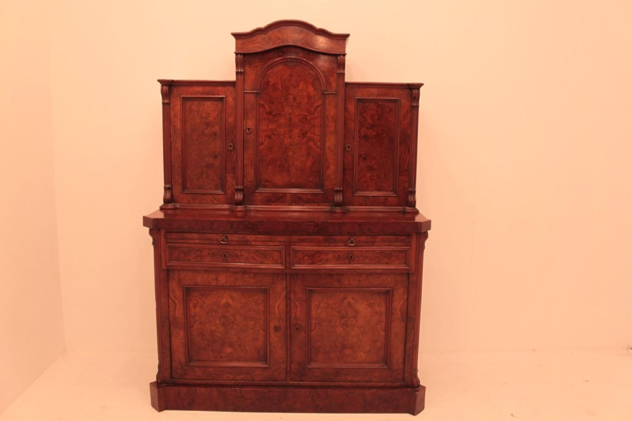 Noyer Meuble de rangement victorien - Commode ancienne en noyer, vers 1860 en vente