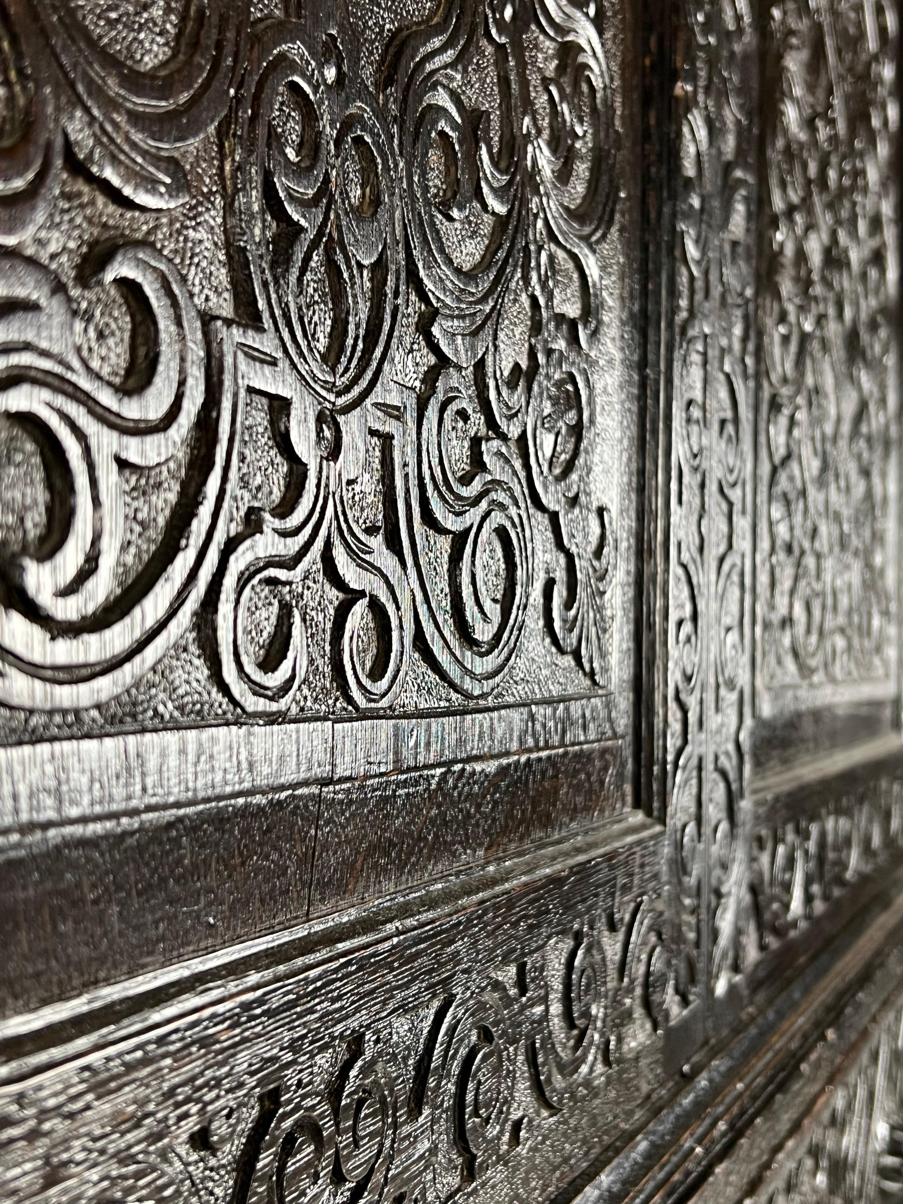 Victorian Cabinet ca. 1860 Oak Hand Carved Panels For Sale 5