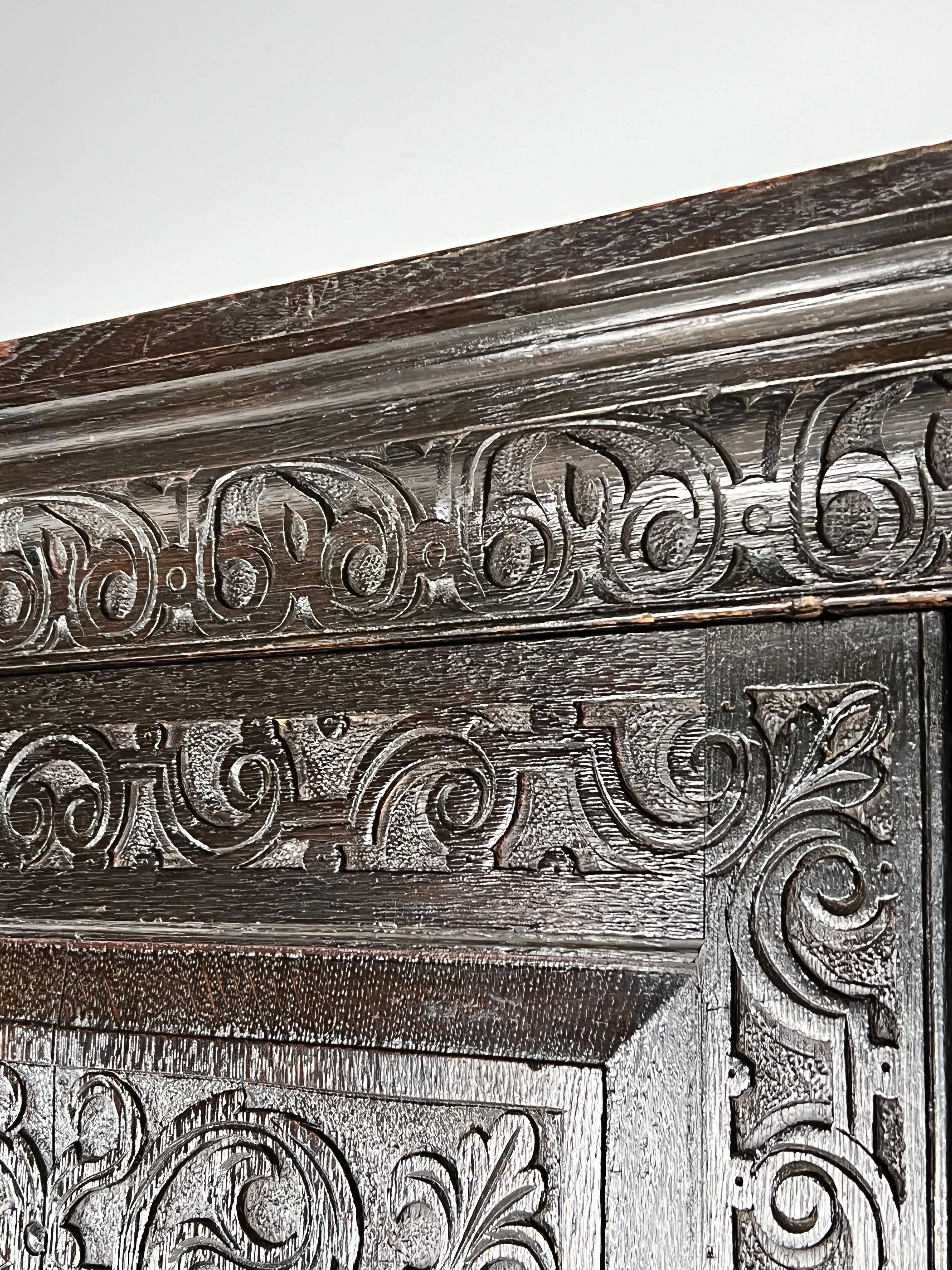 Victorian Cabinet ca. 1860 Oak Hand Carved Panels For Sale 7