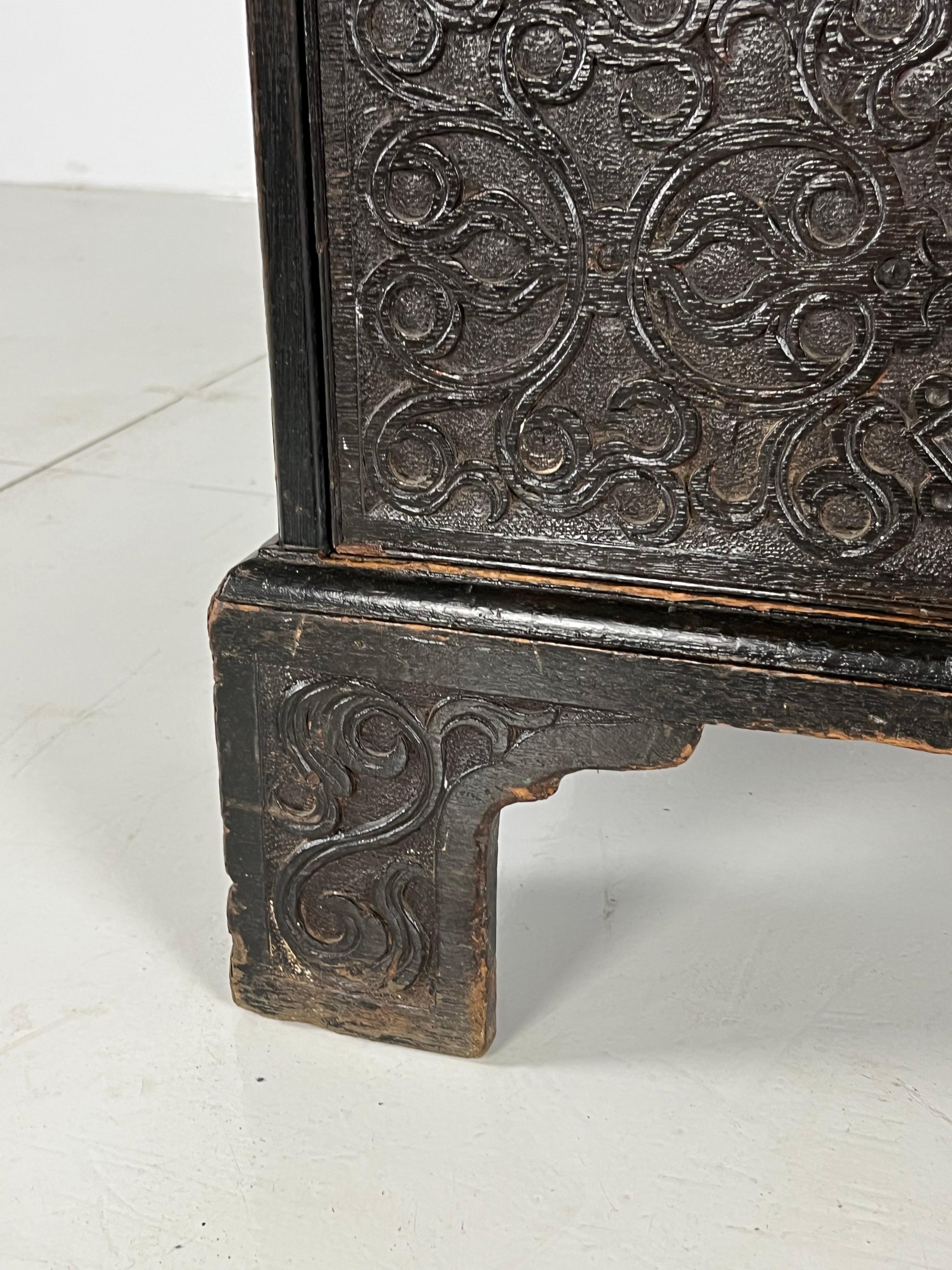 Victorian Cabinet ca. 1860 Oak Hand Carved Panels For Sale 1