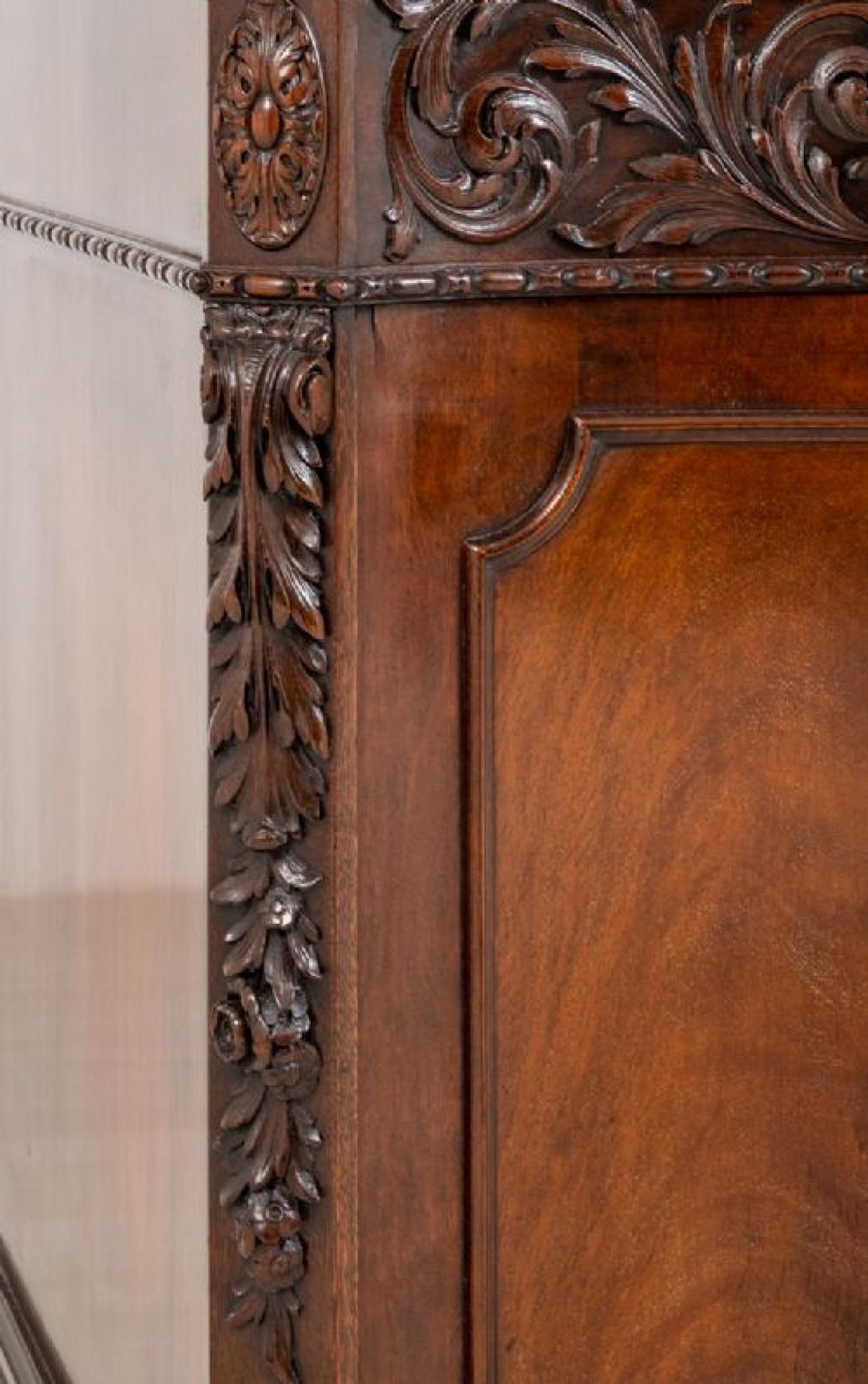 Victorian Cabinet Mahogany Sideboard, 1900 For Sale 4